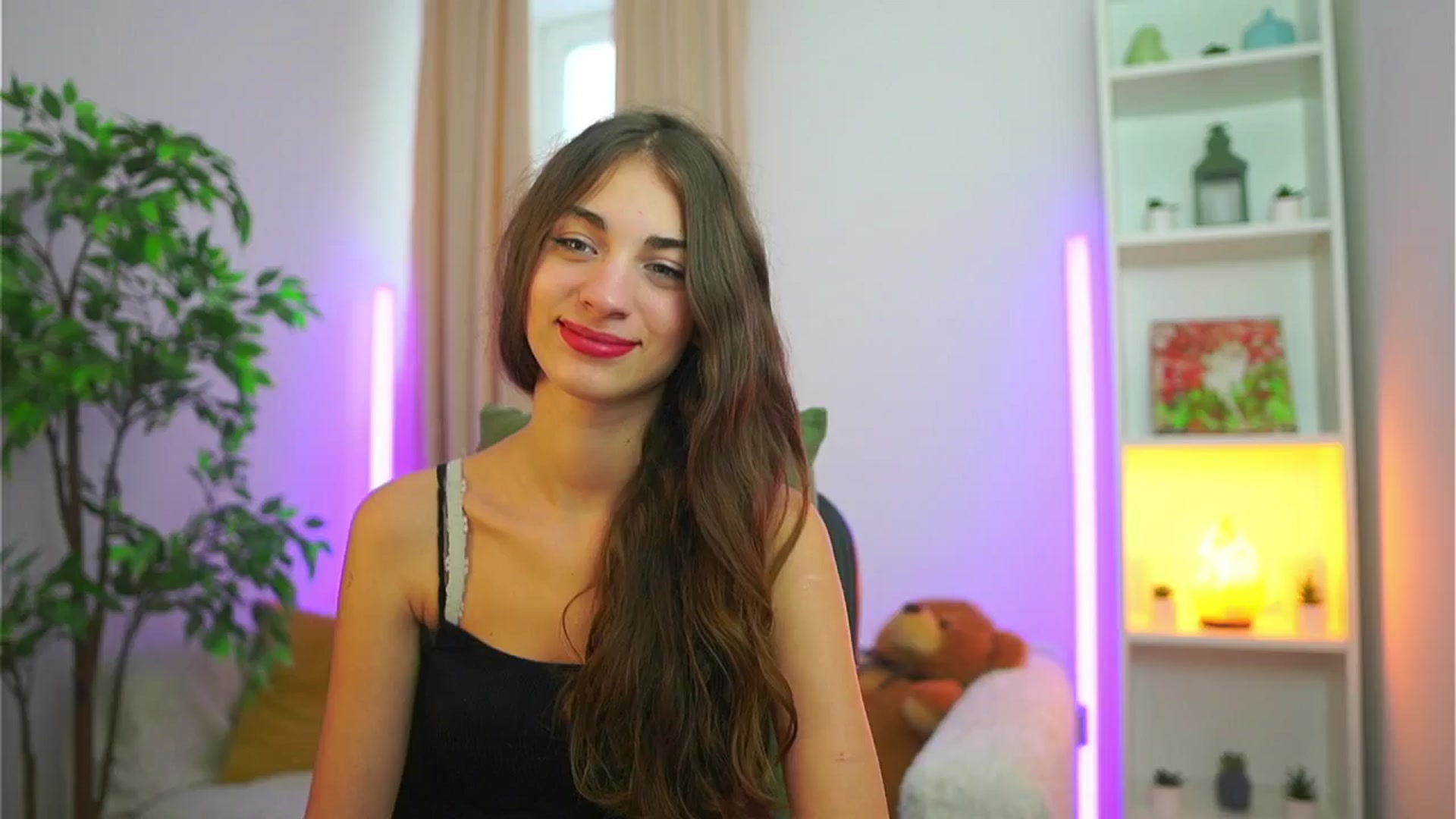Gallery image thumbnail from Sophie__Grey's myfreecams stream on, 09/11/2025, 13:54 image 14 of 20