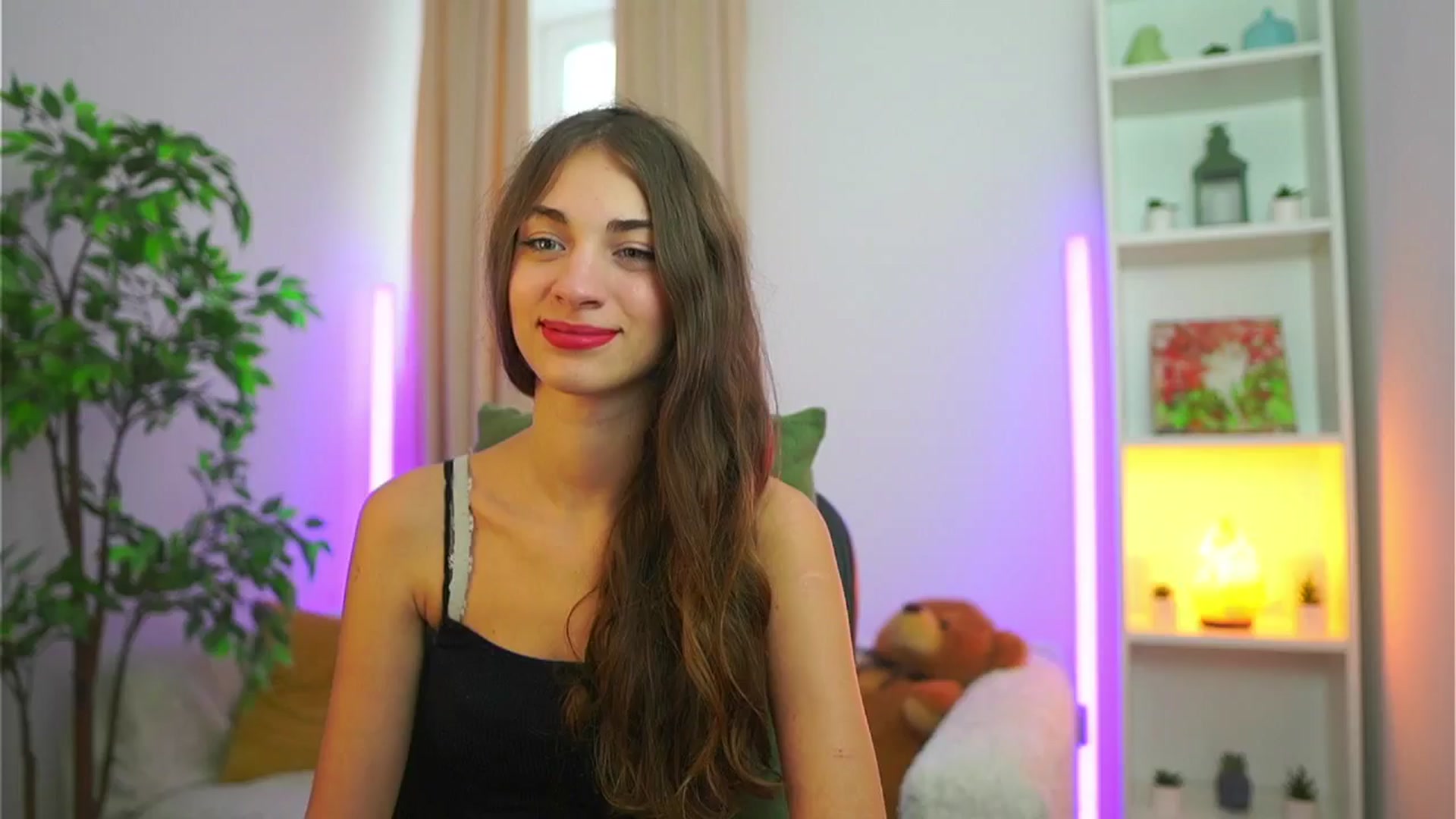 Gallery image thumbnail from Sophie__Grey's myfreecams stream on, 09/11/2025, 13:54 image 13 of 20