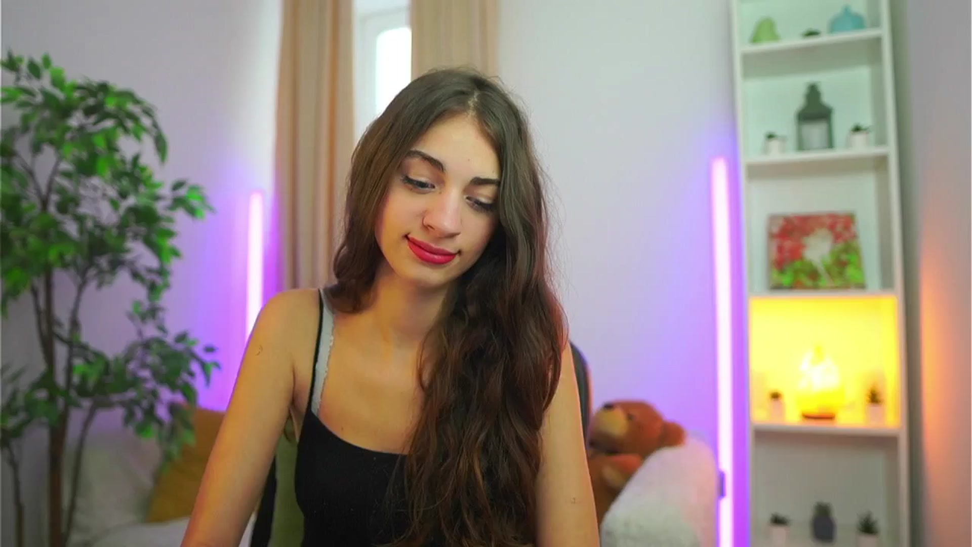 Gallery image thumbnail from Sophie__Grey's myfreecams stream on, 09/11/2025, 13:54 image 1 of 20