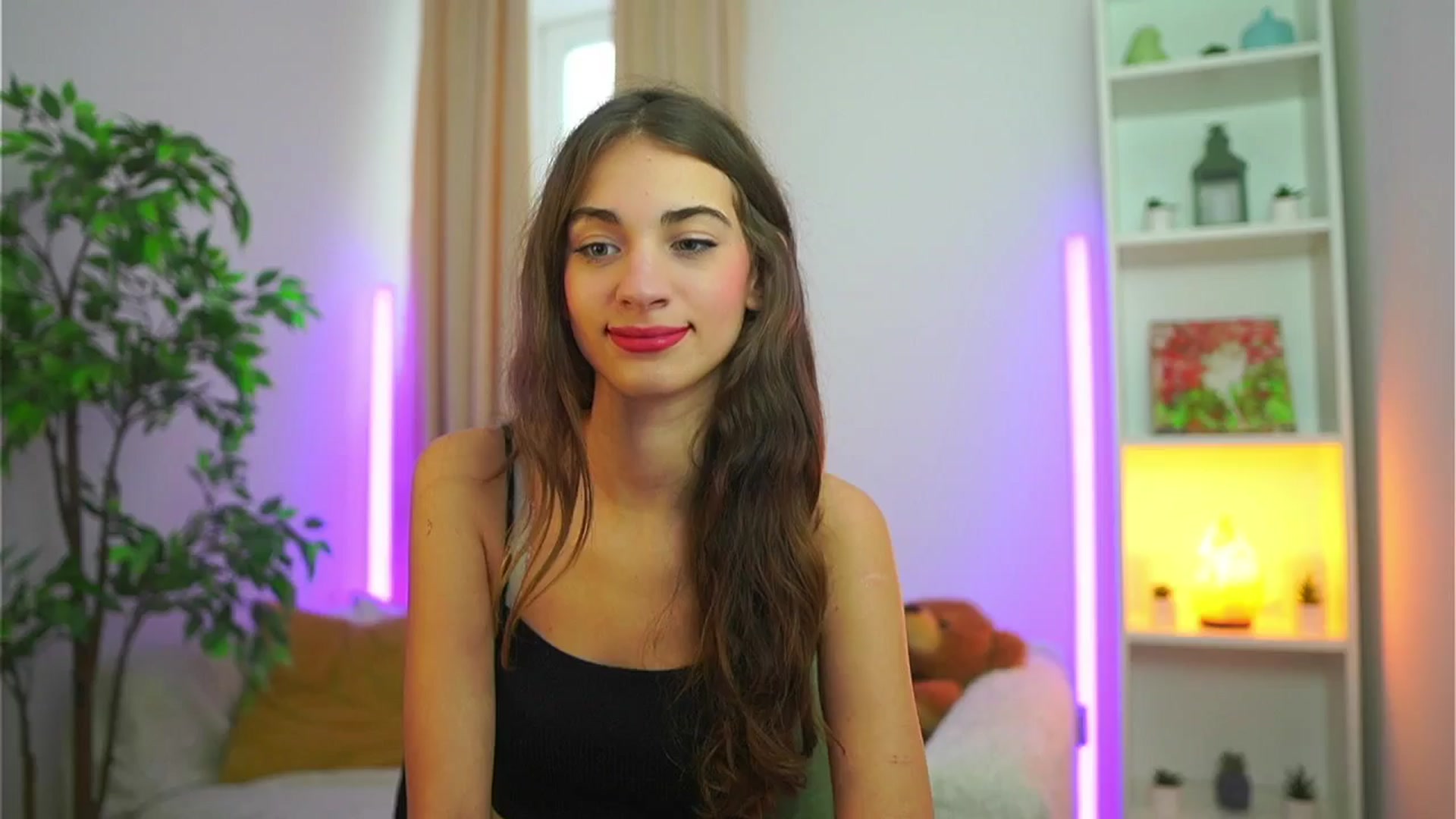 Gallery image thumbnail from Sophie__Grey's myfreecams stream on, 09/11/2025, 13:54 image 9 of 20