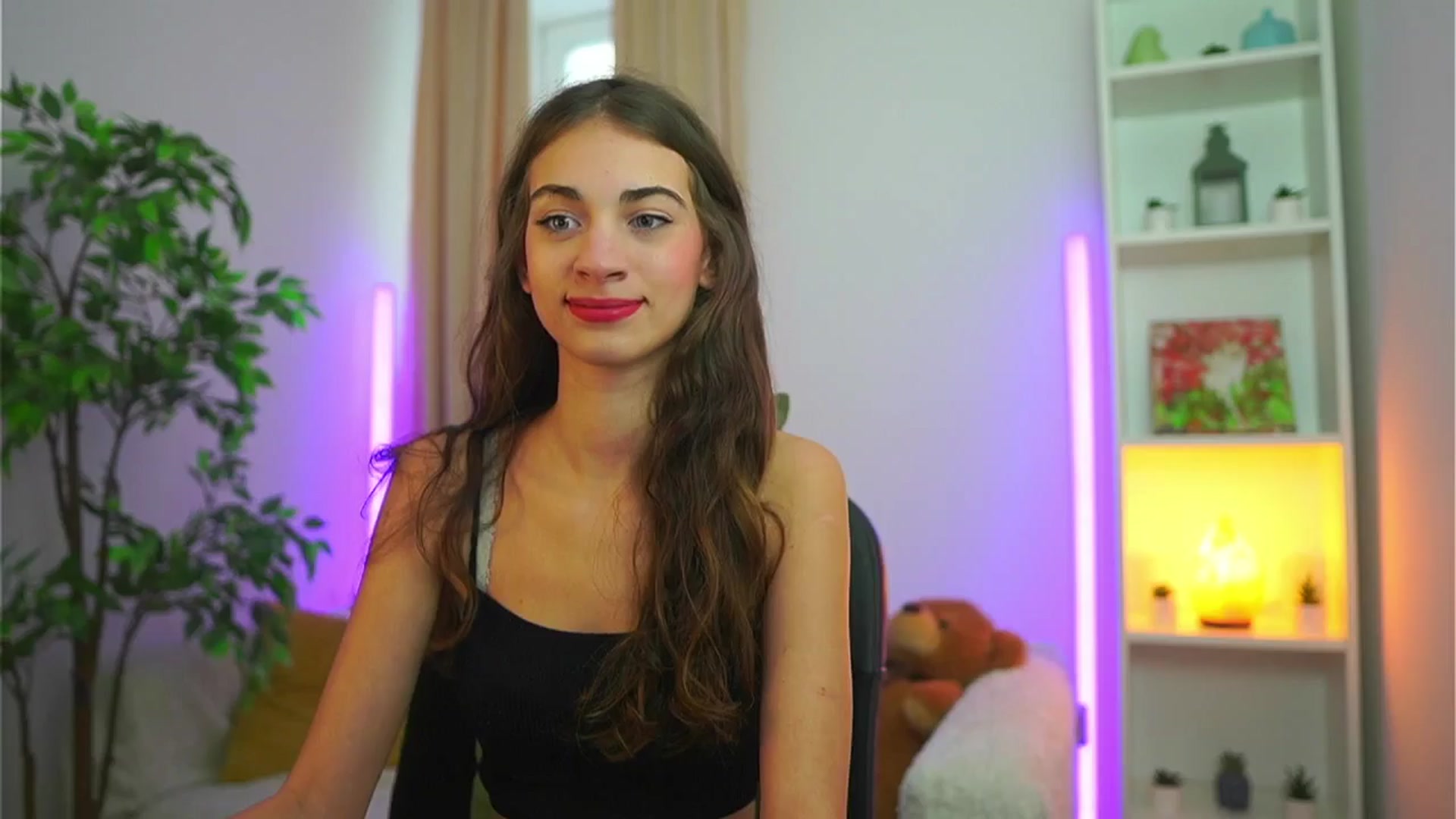 Gallery image thumbnail from Sophie__Grey's myfreecams stream on, 09/11/2025, 13:54 image 6 of 20