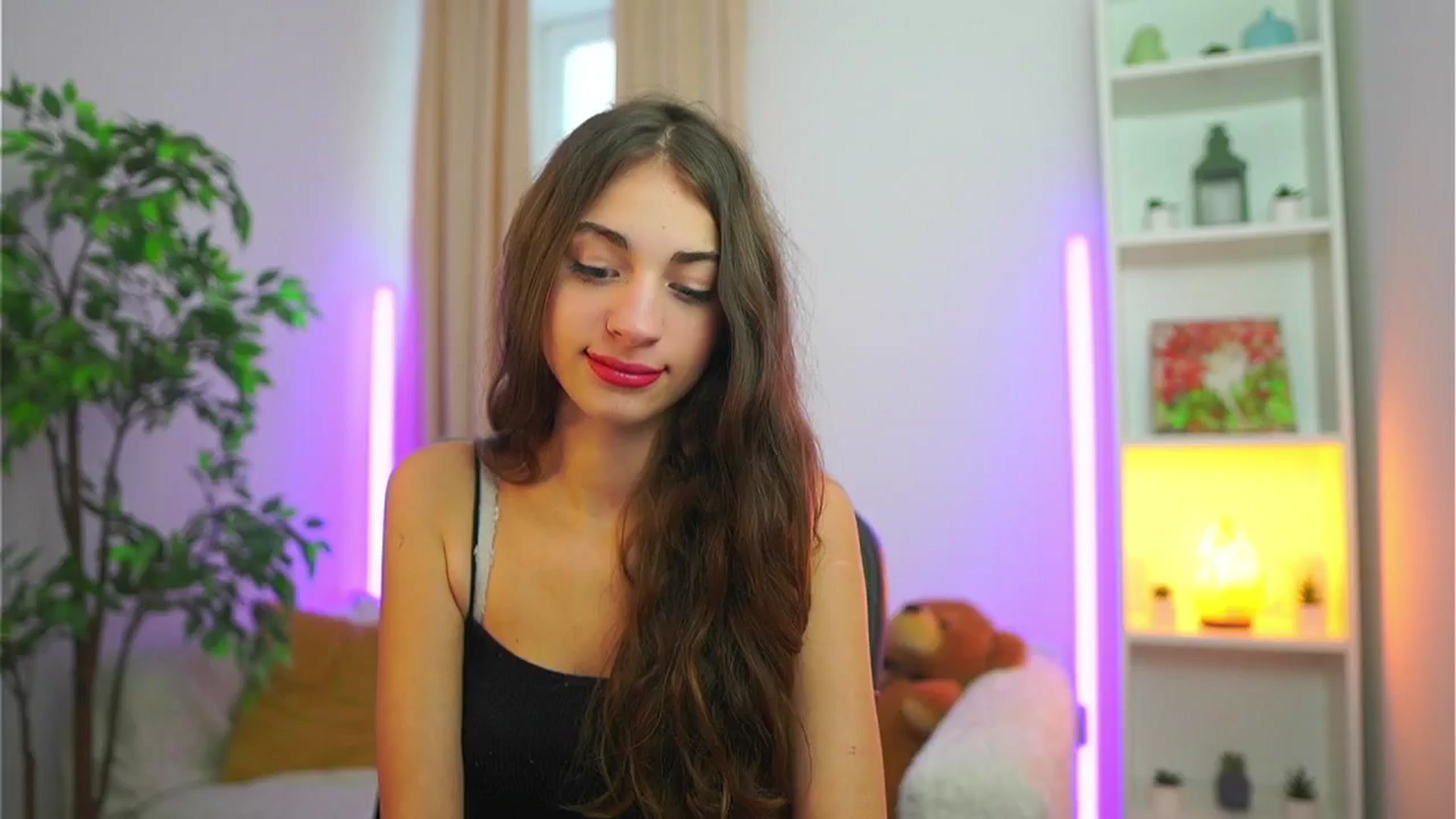 Gallery image thumbnail from Sophie__Grey's myfreecams stream on, 09/11/2025, 13:54 image 3 of 20