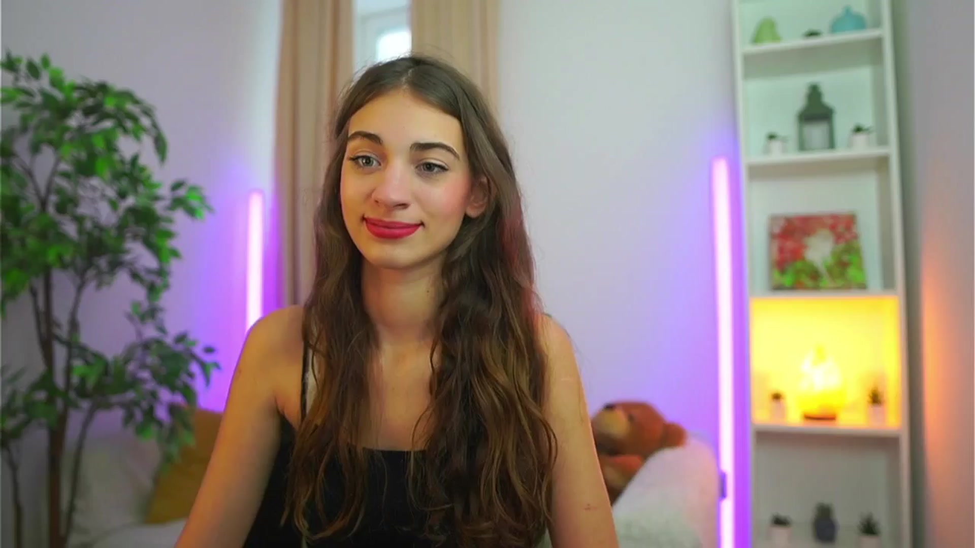Gallery image thumbnail from Sophie__Grey's myfreecams stream on, 09/11/2025, 15:02 image 5 of 20