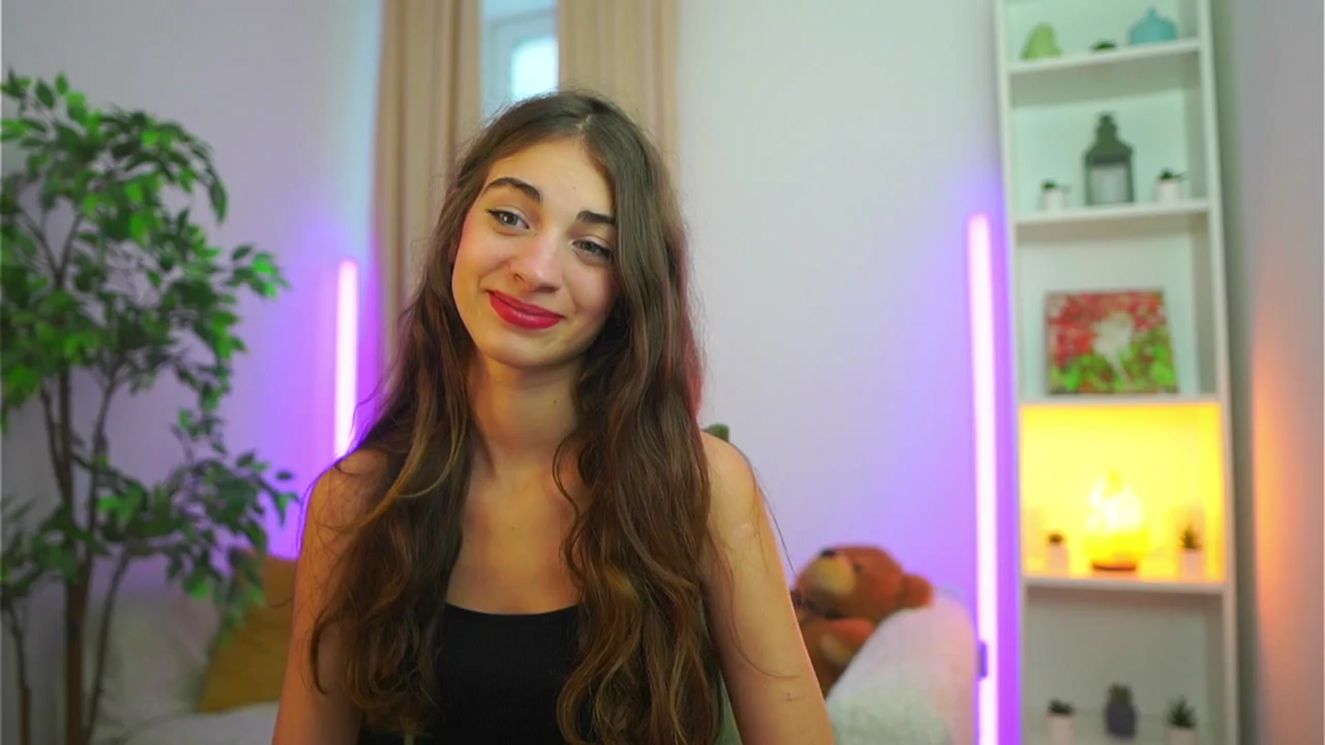 Gallery image thumbnail from Sophie__Grey's myfreecams stream on, 09/11/2025, 15:02 image 8 of 20