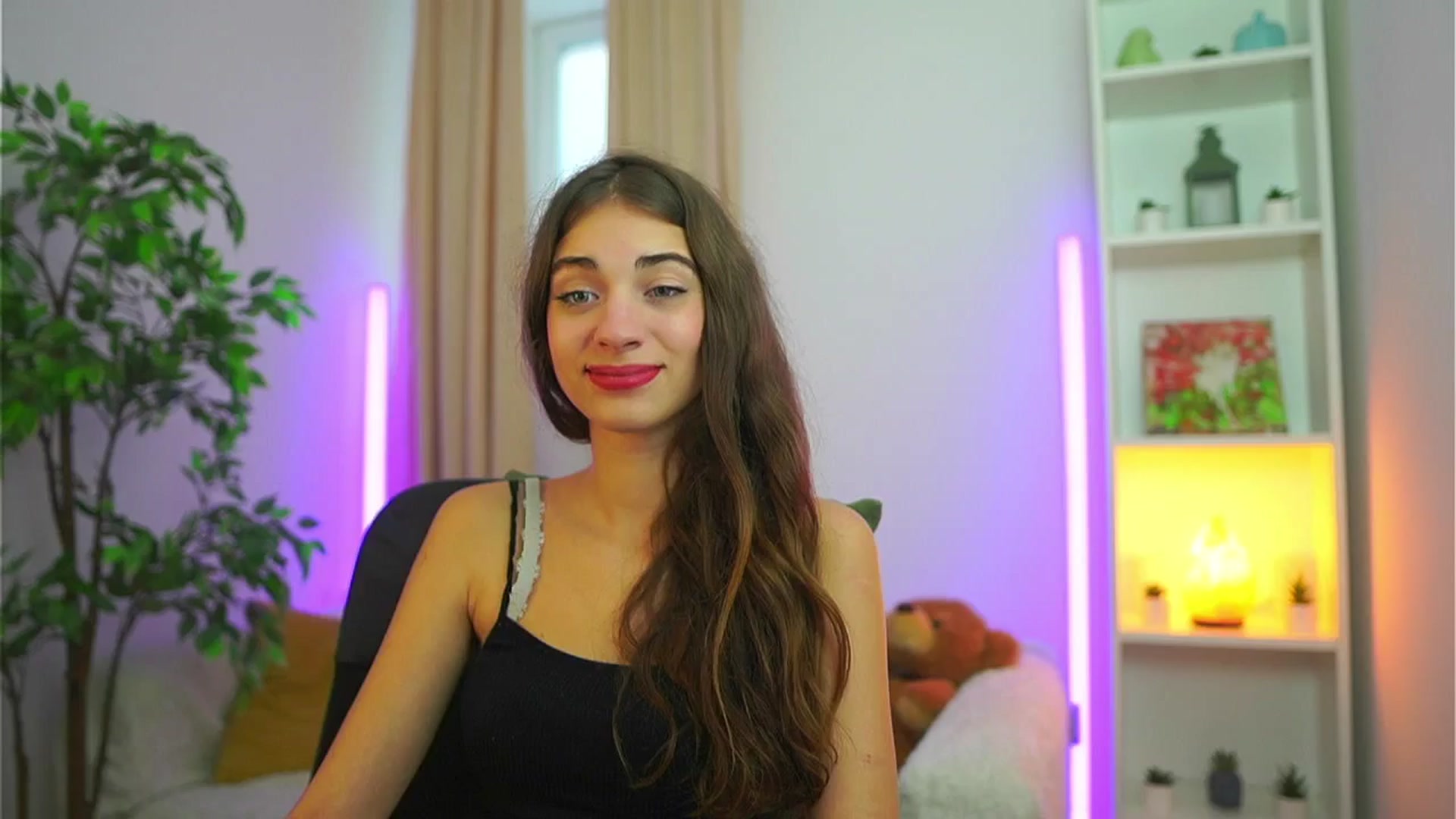 Gallery image thumbnail from Sophie__Grey's myfreecams stream on, 09/11/2025, 15:02 image 13 of 20