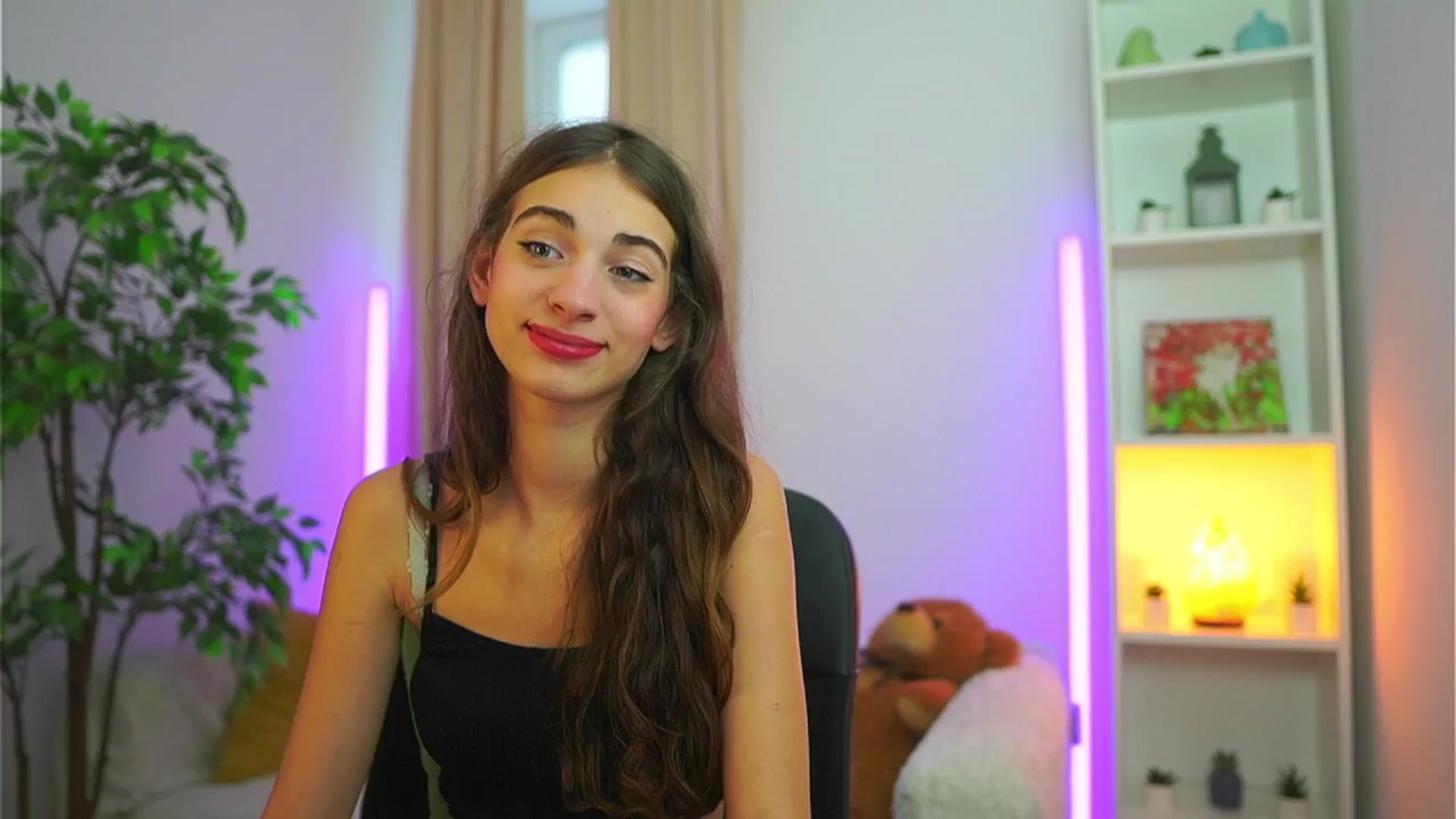 Gallery image thumbnail from Sophie__Grey's myfreecams stream on, 09/11/2025, 15:02 image 20 of 20