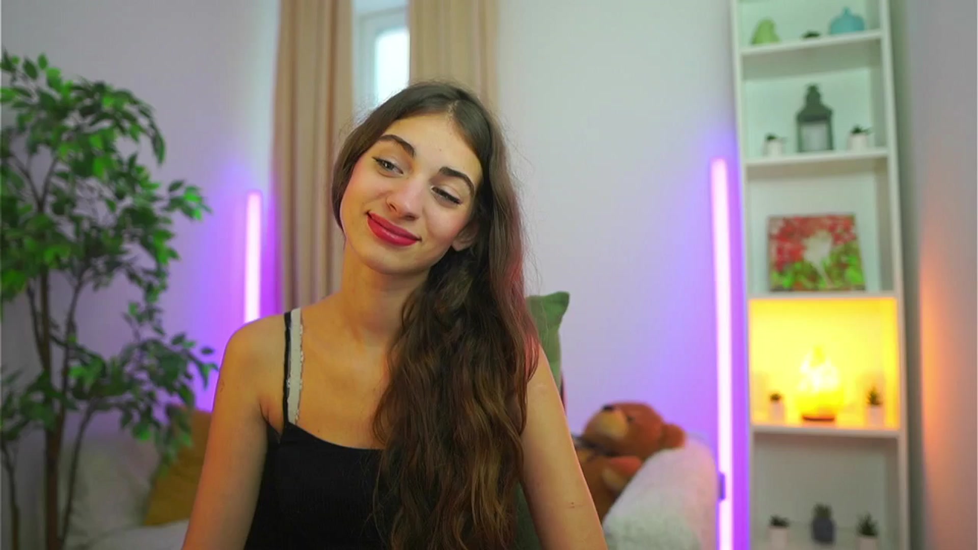 Gallery image thumbnail from Sophie__Grey's myfreecams stream on, 09/11/2025, 15:02 image 12 of 20