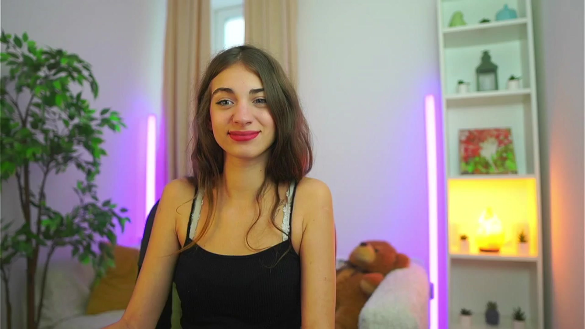 Gallery image thumbnail from Sophie__Grey's myfreecams stream on, 09/11/2025, 15:02 image 10 of 20