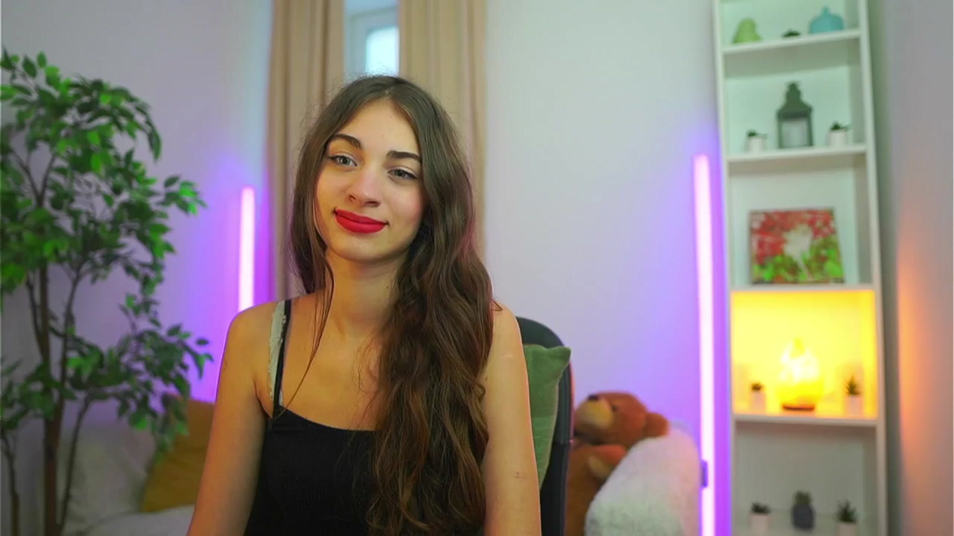 Gallery image thumbnail from Sophie__Grey's myfreecams stream on, 09/11/2025, 17:00 image 1 of 20