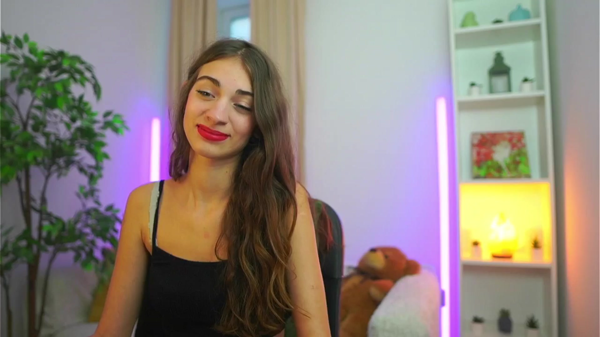 Gallery image thumbnail from Sophie__Grey's myfreecams stream on, 09/11/2025, 17:00 image 9 of 20