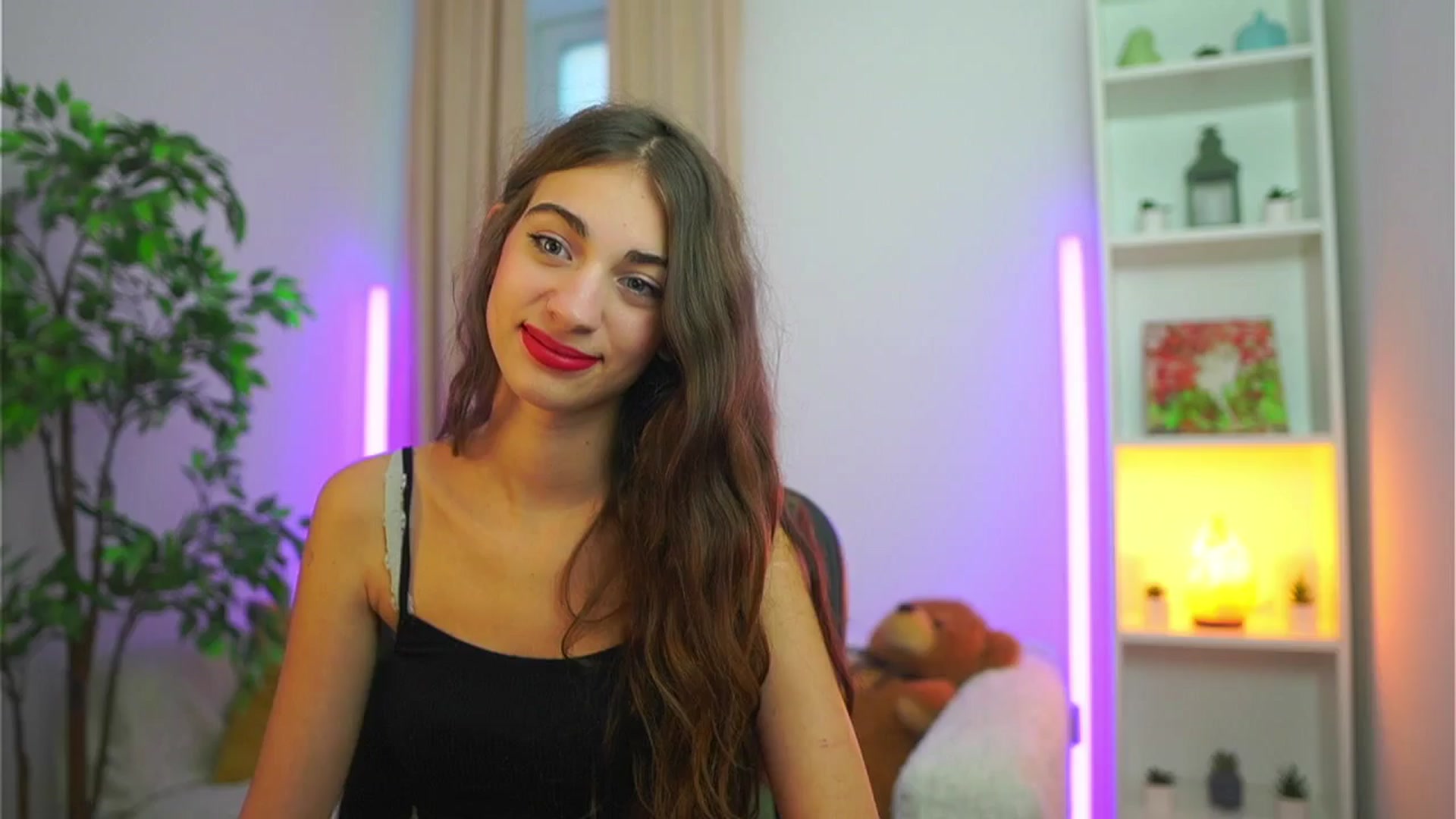 Gallery image thumbnail from Sophie__Grey's myfreecams stream on, 09/11/2025, 17:00 image 10 of 20