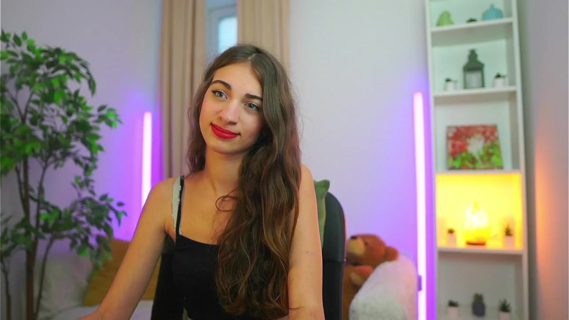 Gallery image thumbnail from Sophie__Grey's myfreecams stream on, 09/11/2025, 17:00 image 12 of 20