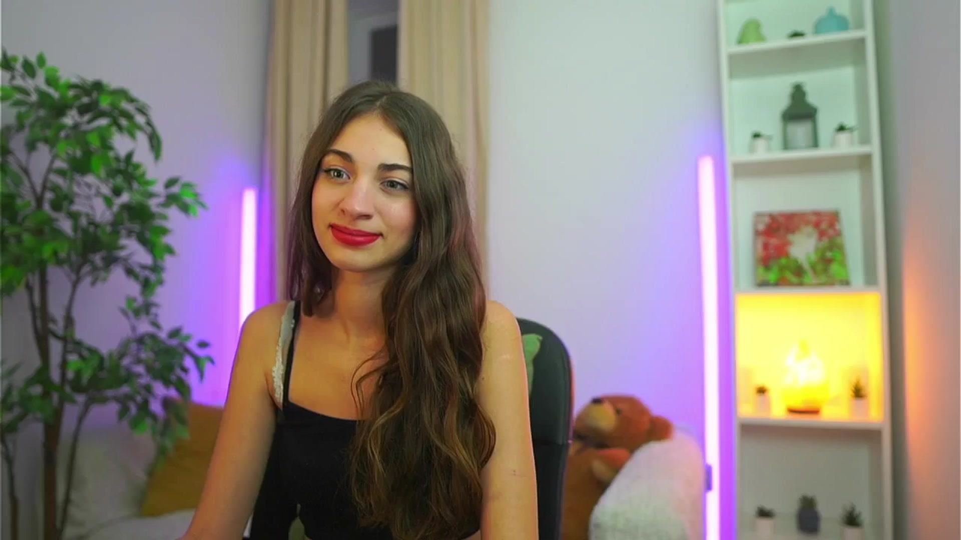 Gallery image thumbnail from Sophie__Grey's myfreecams stream on, 09/11/2025, 17:51 image 12 of 20