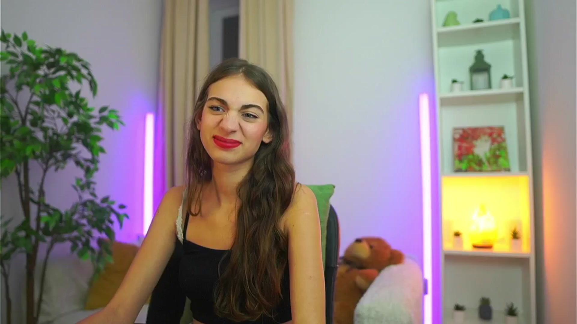 Gallery image thumbnail from Sophie__Grey's myfreecams stream on, 09/11/2025, 17:51 image 18 of 20