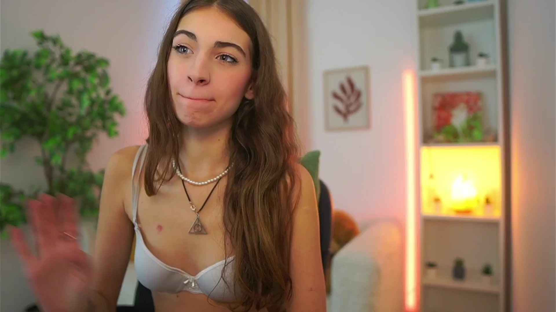 Gallery image thumbnail from Sophie__Grey's myfreecams stream on, 09/20/2025, 14:28 image 3 of 20