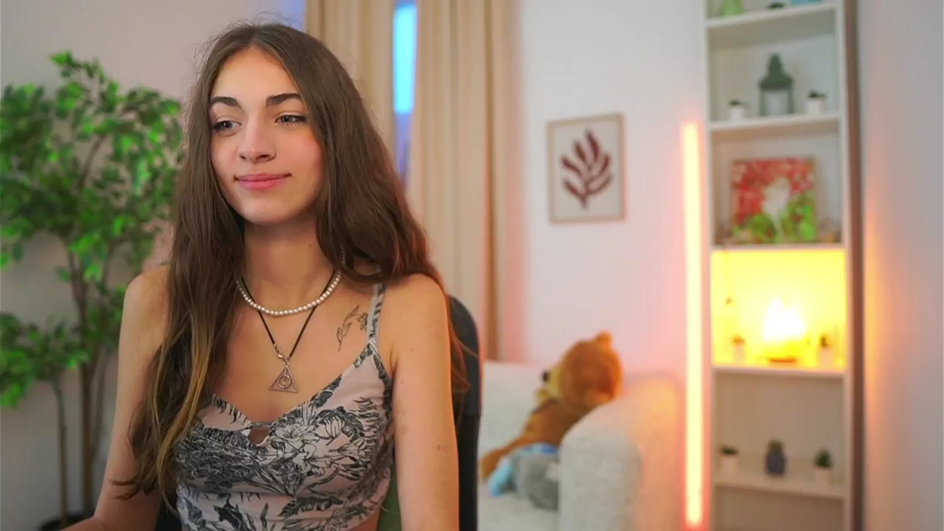 Gallery image thumbnail from Sophie__Grey's myfreecams stream on, 09/20/2025, 17:17 image 1 of 20