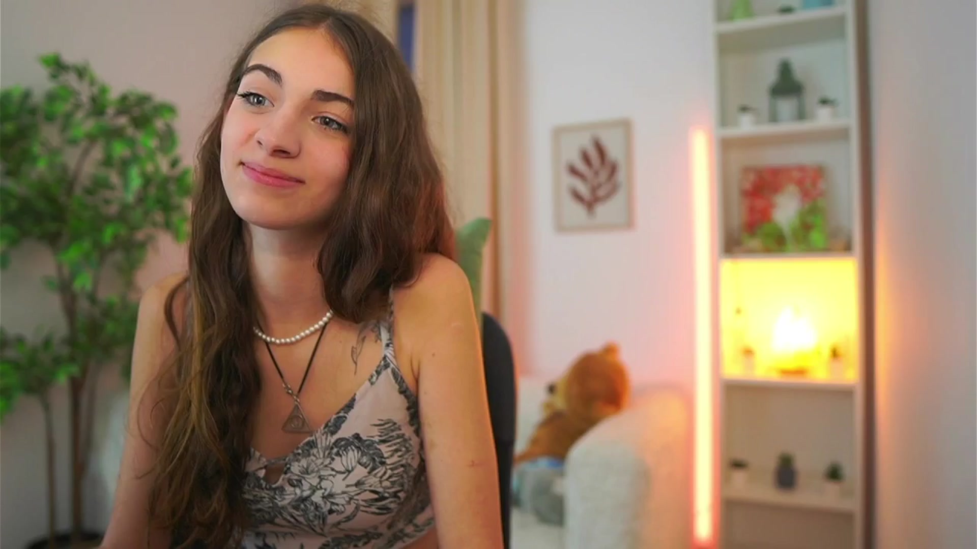 Gallery image thumbnail from Sophie__Grey's myfreecams stream on, 09/20/2025, 17:17 image 17 of 20