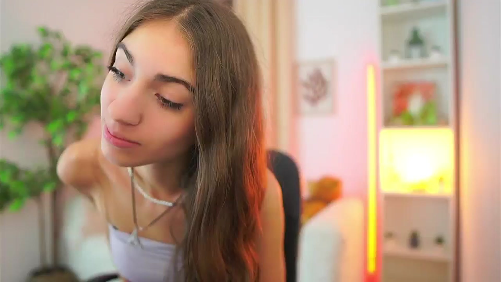 Gallery image thumbnail from Sophie__Grey's myfreecams stream on, 09/21/2025, 17:38 image 9 of 20