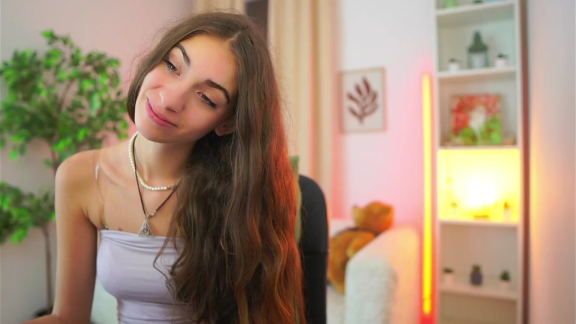 Gallery image thumbnail from Sophie__Grey's myfreecams stream on, 09/21/2025, 17:38 image 6 of 20