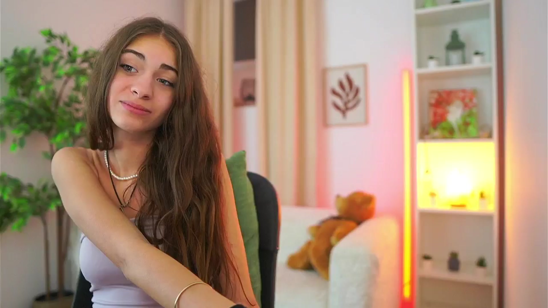 Gallery image thumbnail from Sophie__Grey's myfreecams stream on, 09/21/2025, 17:38 image 19 of 20
