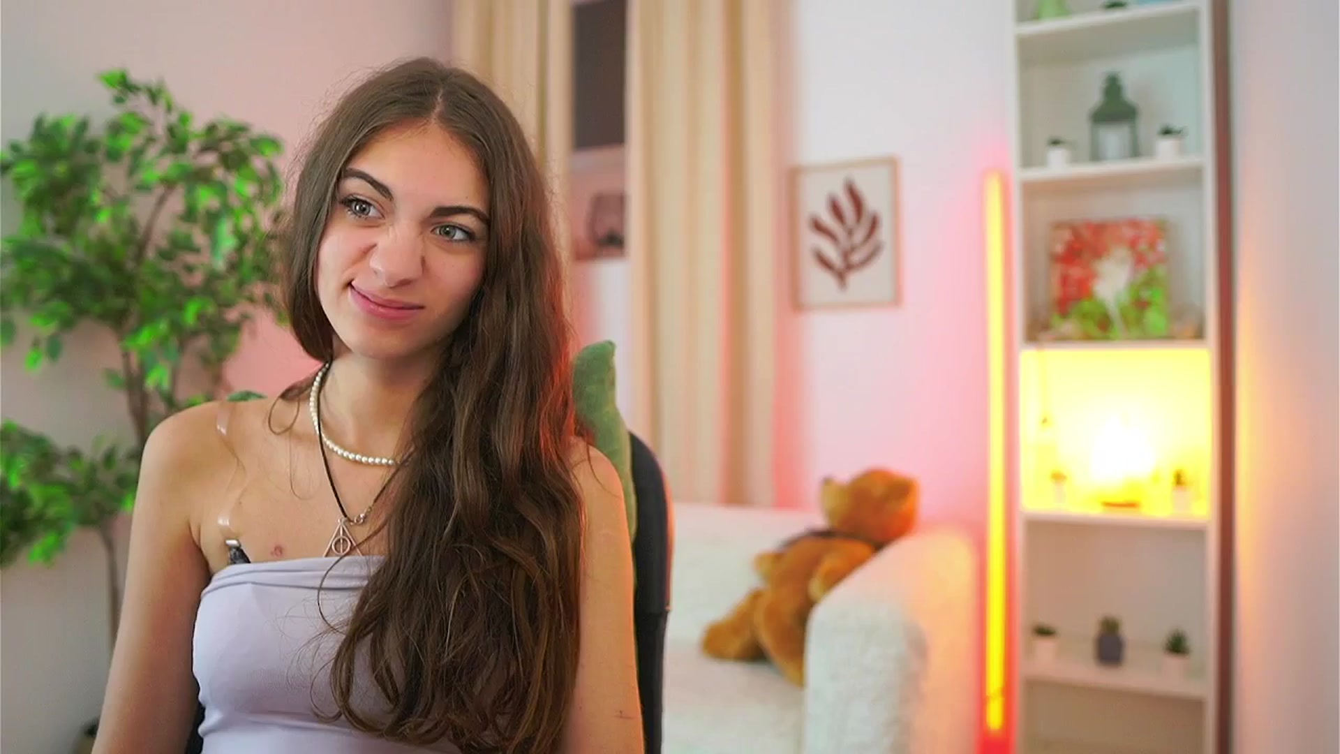 Gallery image thumbnail from Sophie__Grey's myfreecams stream on, 09/21/2025, 17:38 image 15 of 20