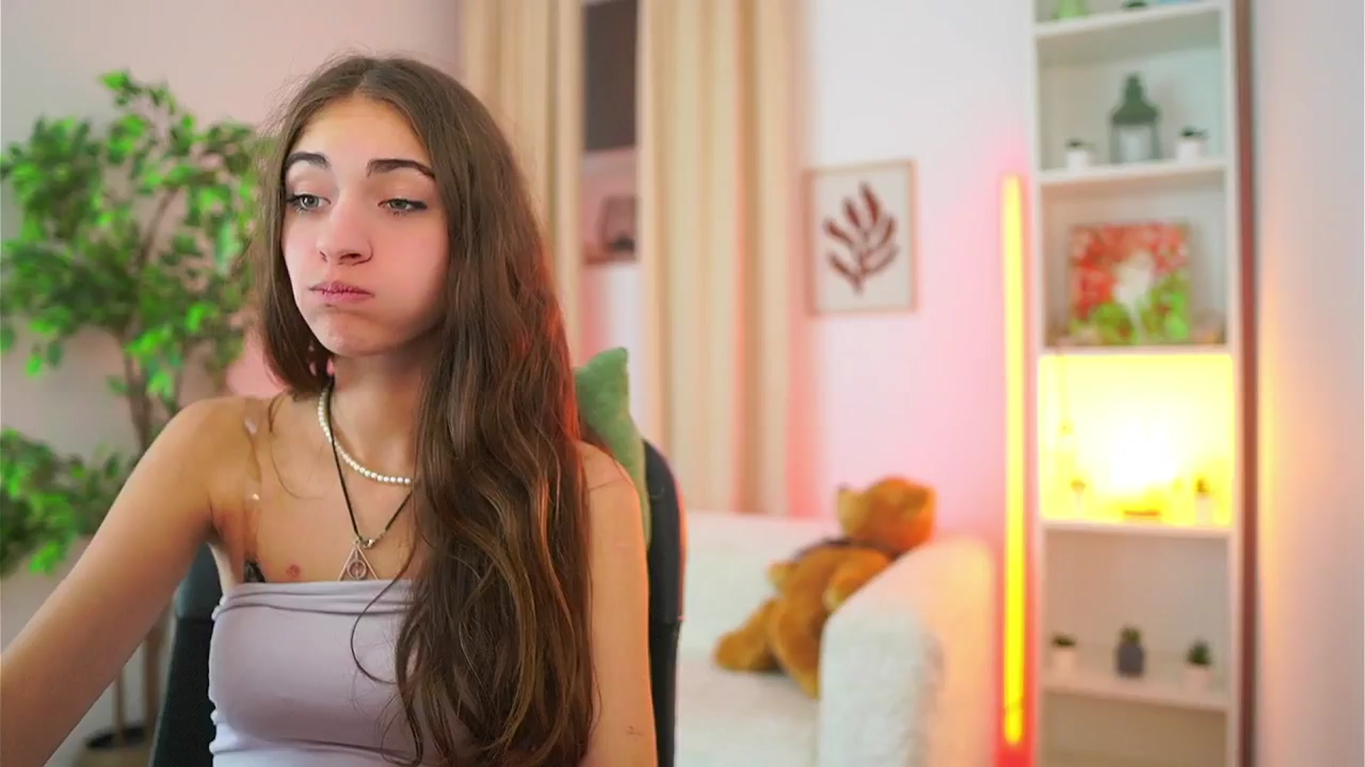 Gallery image thumbnail from Sophie__Grey's myfreecams stream on, 09/21/2025, 17:38 image 17 of 20