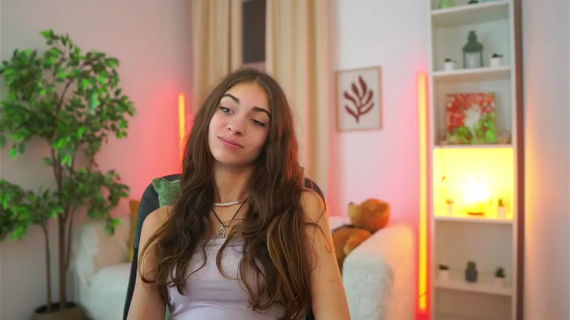 Gallery image thumbnail from Sophie__Grey's myfreecams stream on, 09/21/2025, 17:38 image 8 of 20