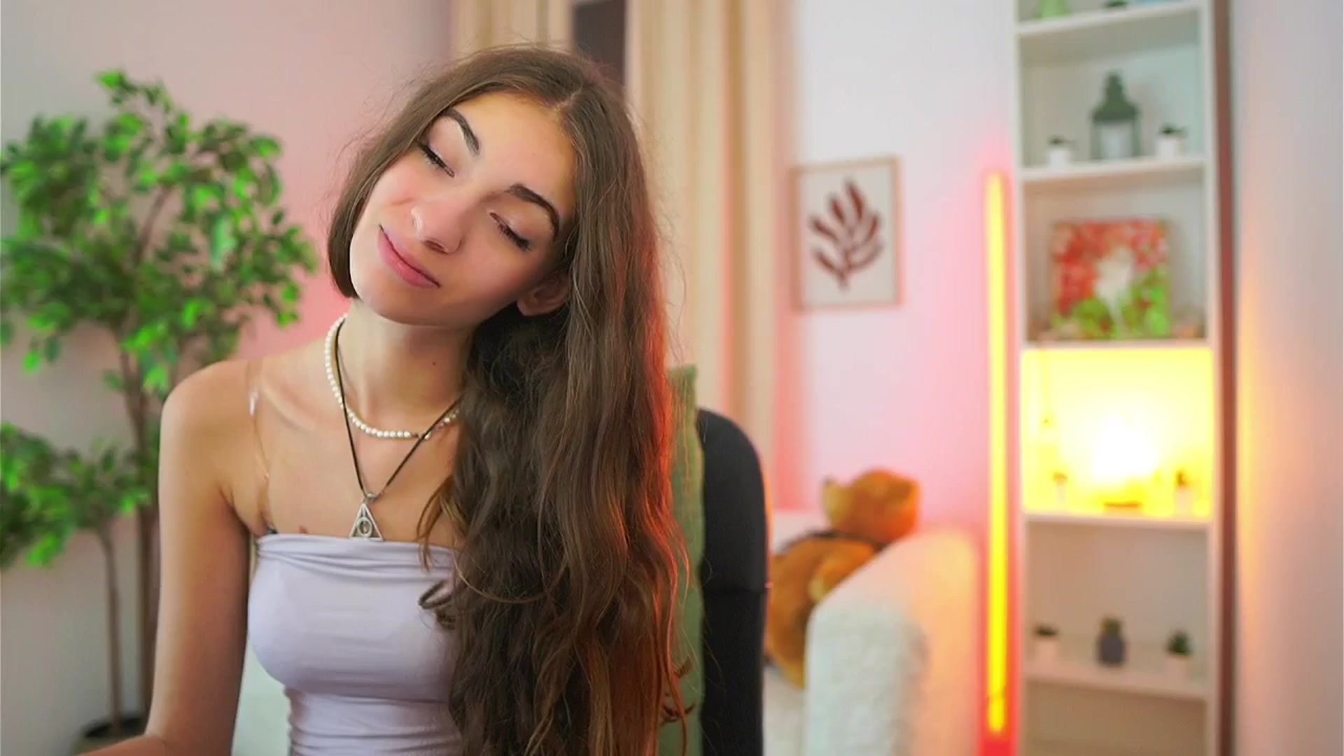 Gallery image thumbnail from Sophie__Grey's myfreecams stream on, 09/21/2025, 17:38 image 7 of 20