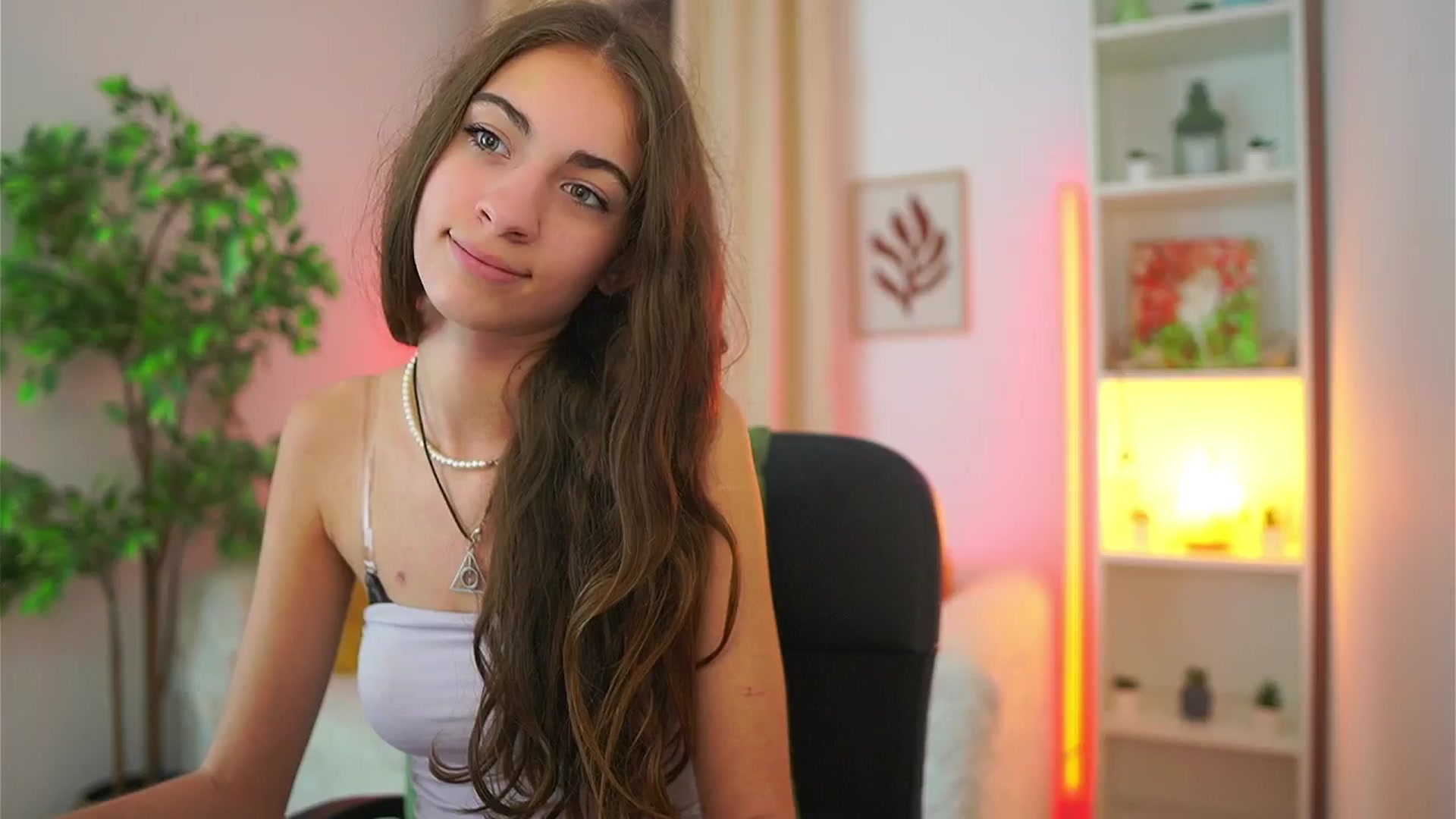 Gallery image thumbnail from Sophie__Grey's myfreecams stream on, 09/21/2025, 18:52 image 7 of 20