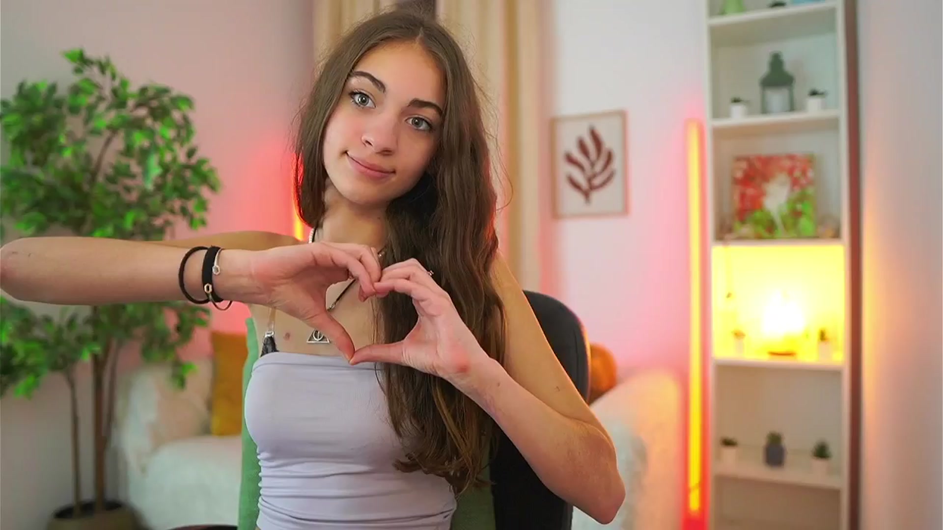 Gallery image thumbnail from Sophie__Grey's myfreecams stream on, 09/21/2025, 18:52 image 1 of 20