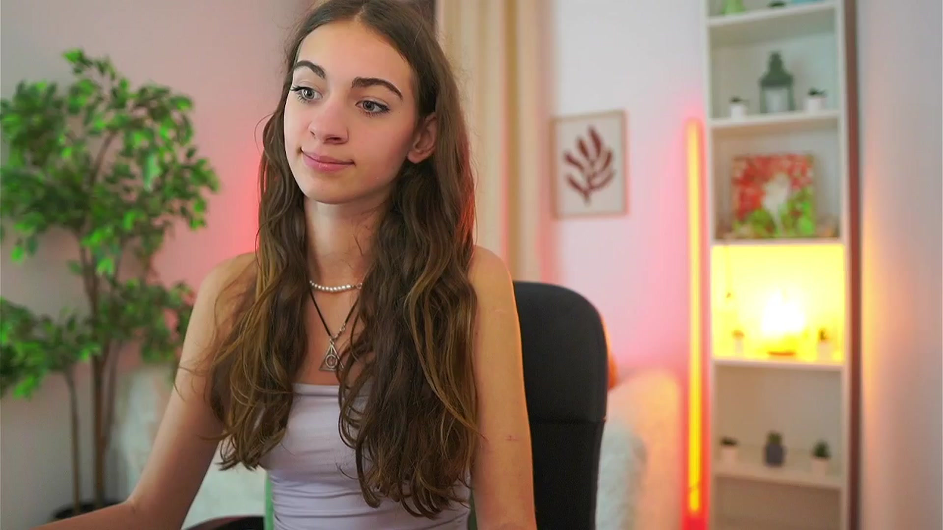 Gallery image thumbnail from Sophie__Grey's myfreecams stream on, 09/21/2025, 18:52 image 2 of 20