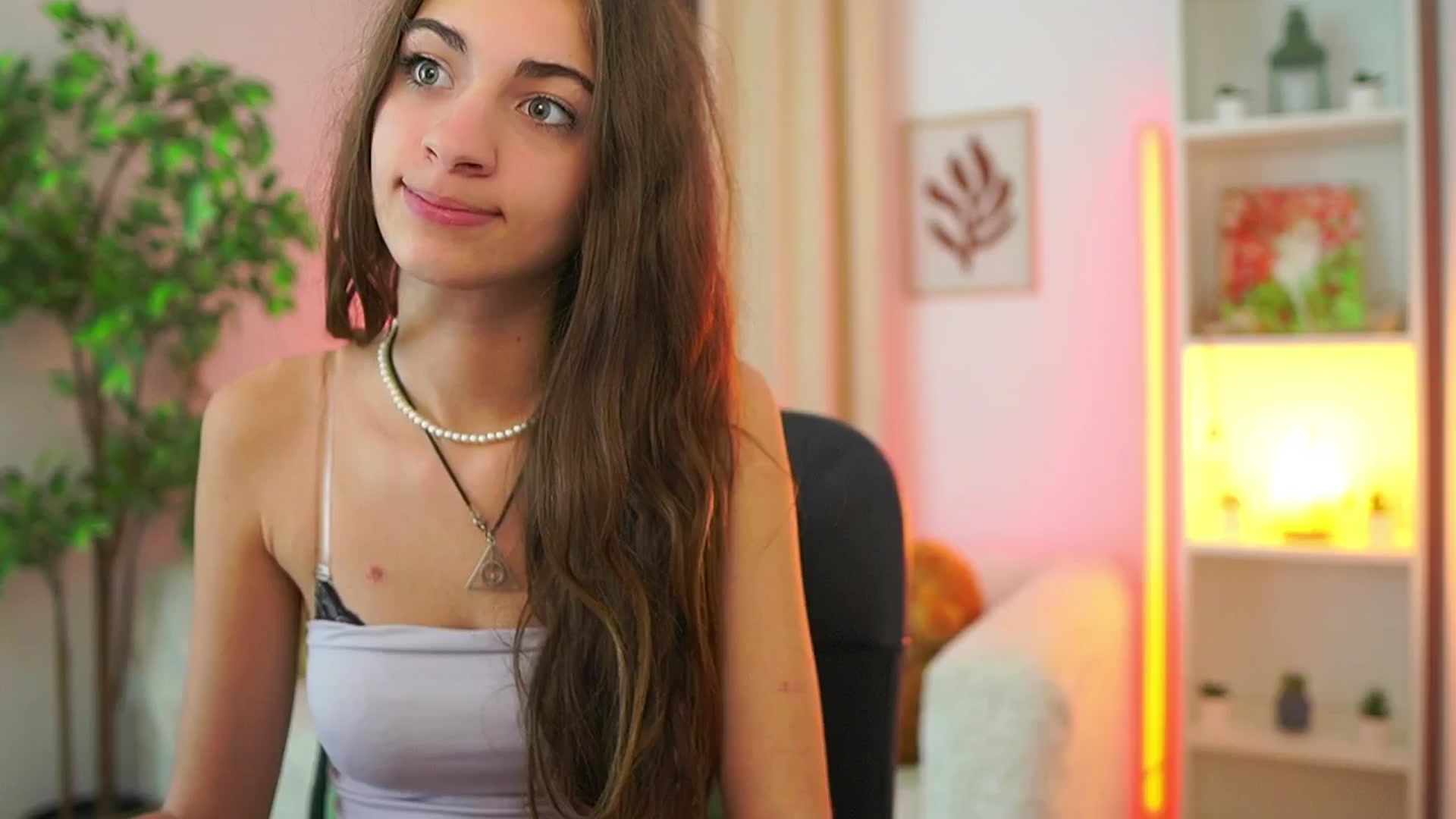 Gallery image thumbnail from Sophie__Grey's myfreecams stream on, 09/21/2025, 21:44 image 12 of 20