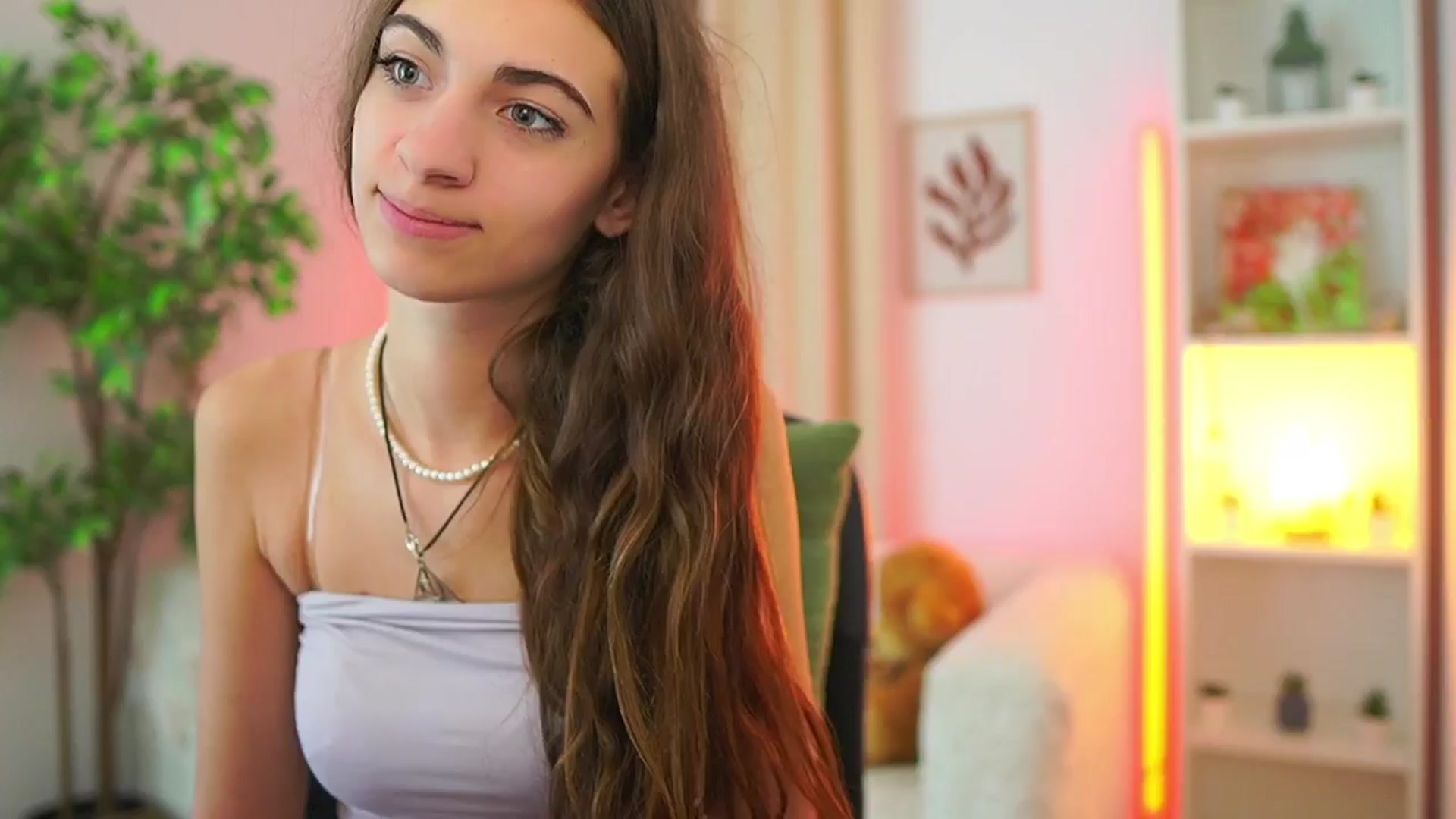 Gallery image thumbnail from Sophie__Grey's myfreecams stream on, 09/21/2025, 21:44 image 18 of 20