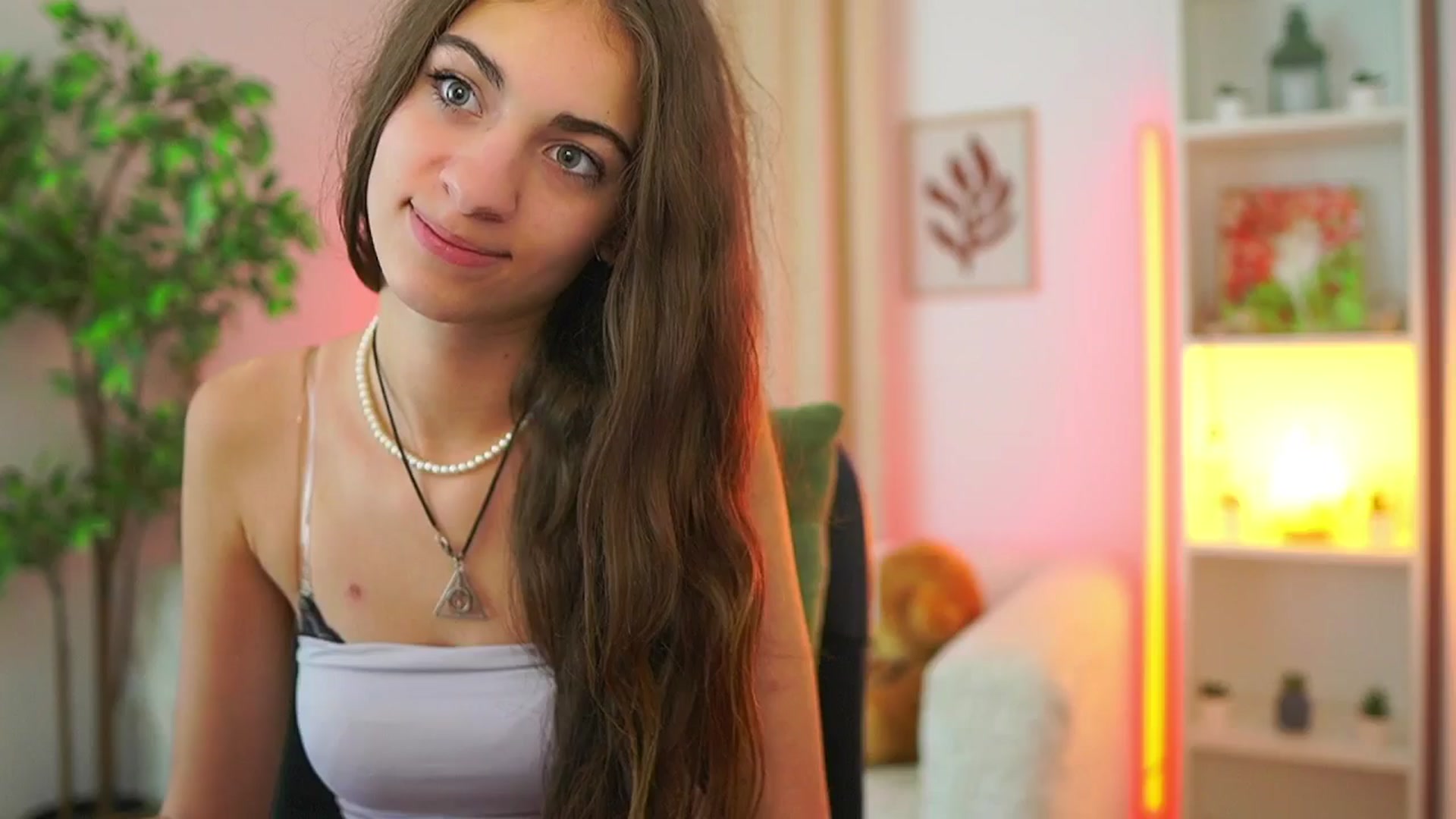 Gallery image thumbnail from Sophie__Grey's myfreecams stream on, 09/21/2025, 21:44 image 15 of 20