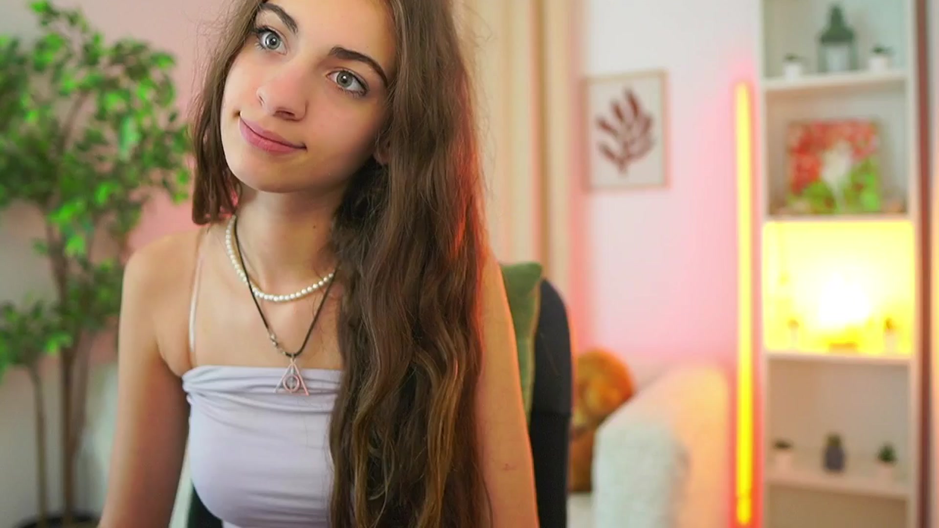 Gallery image thumbnail from Sophie__Grey's myfreecams stream on, 09/21/2025, 21:44 image 19 of 20