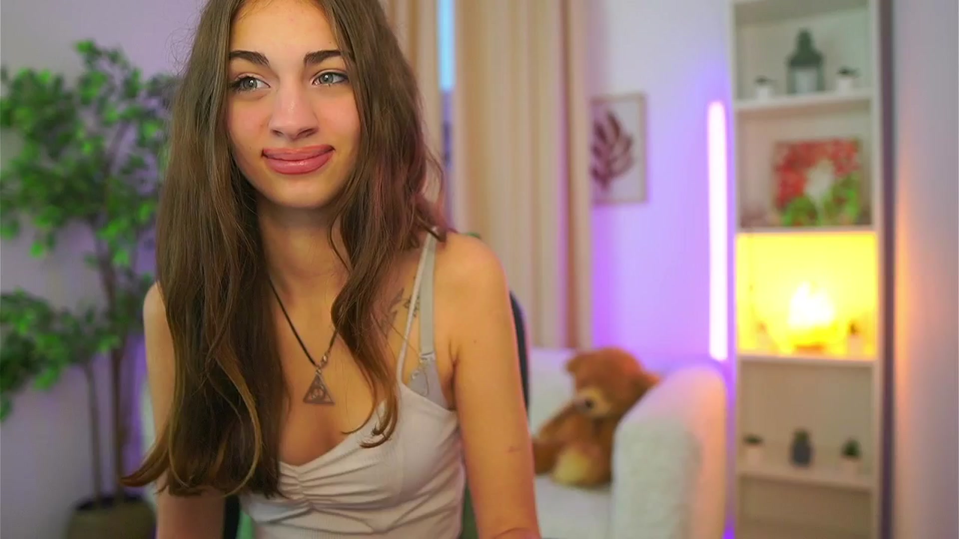 Gallery image thumbnail from Sophie__Grey's myfreecams stream on, 09/26/2025, 15:08 image 15 of 20