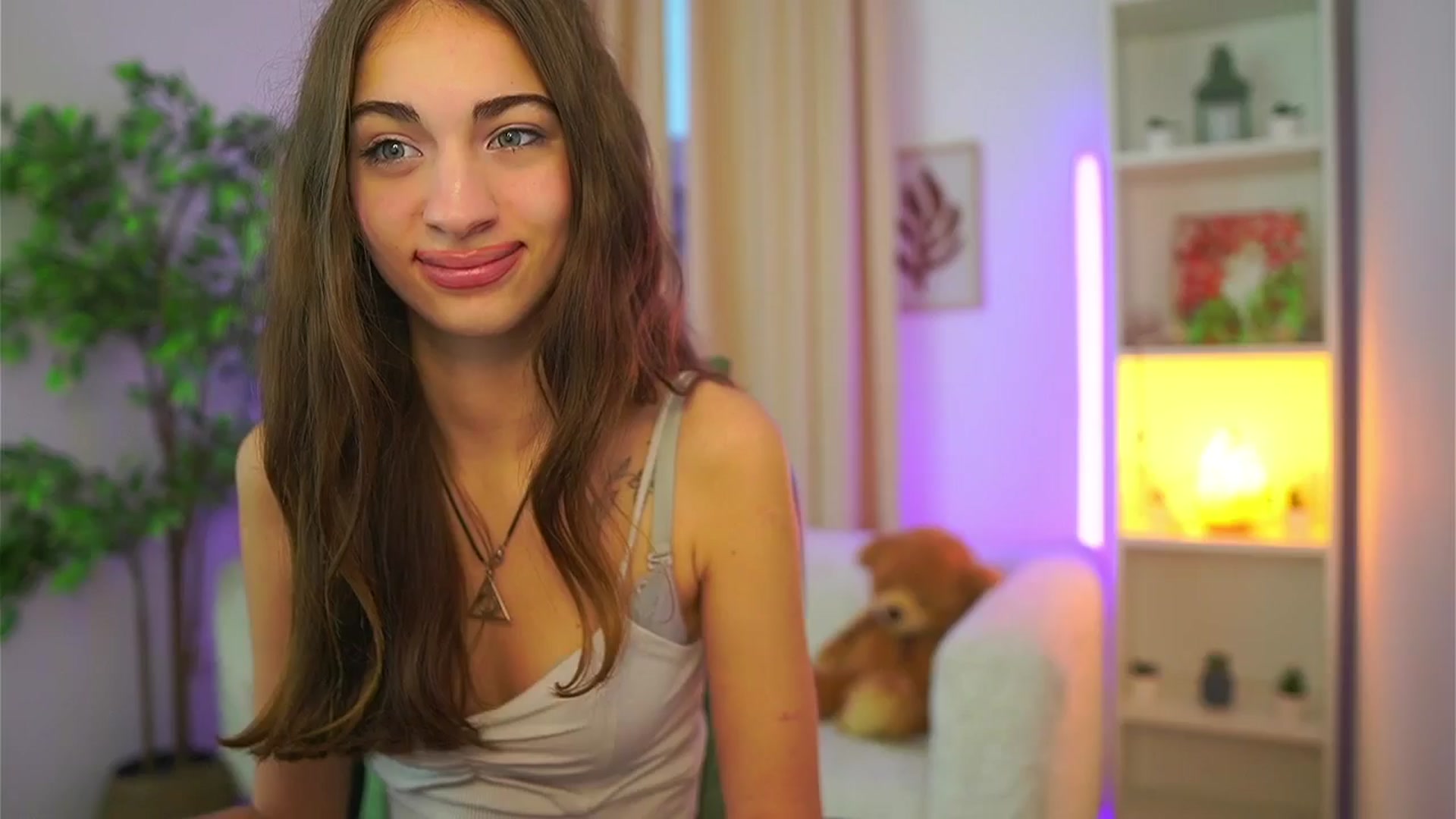 Gallery image thumbnail from Sophie__Grey's myfreecams stream on, 09/26/2025, 15:08 image 16 of 20