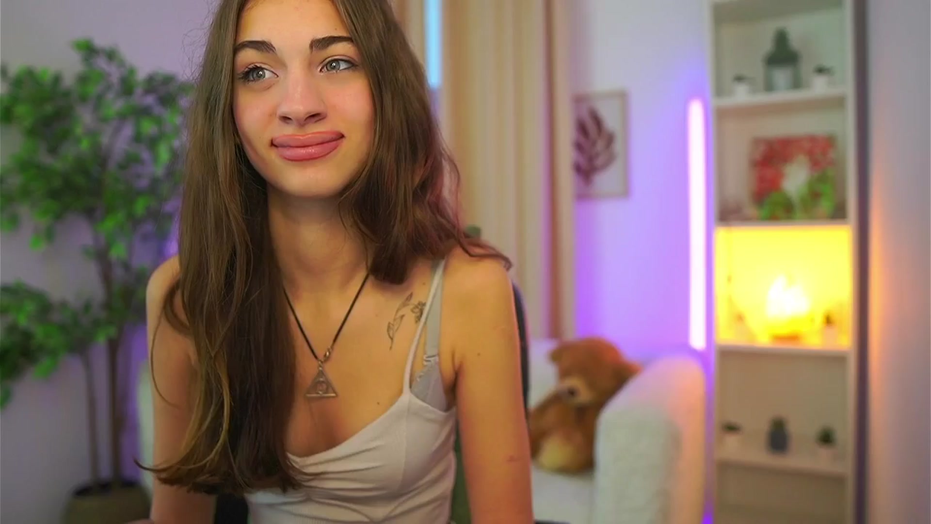 Gallery image thumbnail from Sophie__Grey's myfreecams stream on, 09/26/2025, 15:08 image 12 of 20