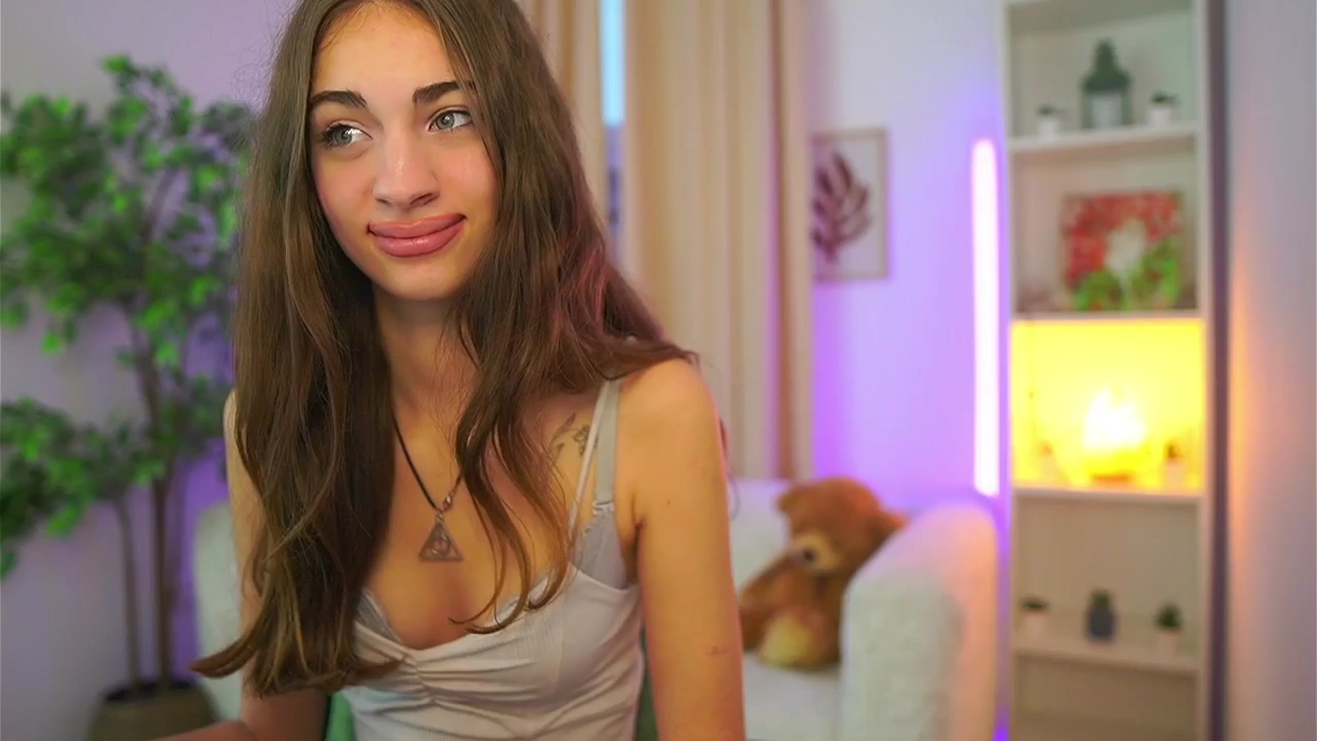 Gallery image thumbnail from Sophie__Grey's myfreecams stream on, 09/26/2025, 15:08 image 19 of 20