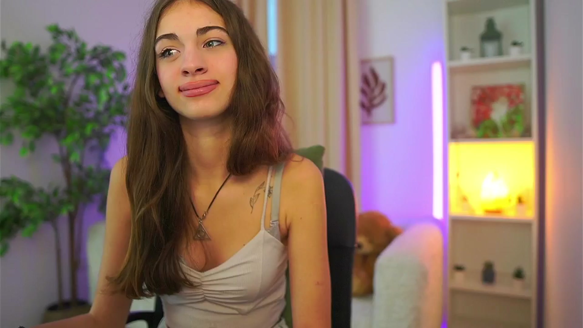 Gallery image thumbnail from Sophie__Grey's myfreecams stream on, 09/26/2025, 15:08 image 7 of 20