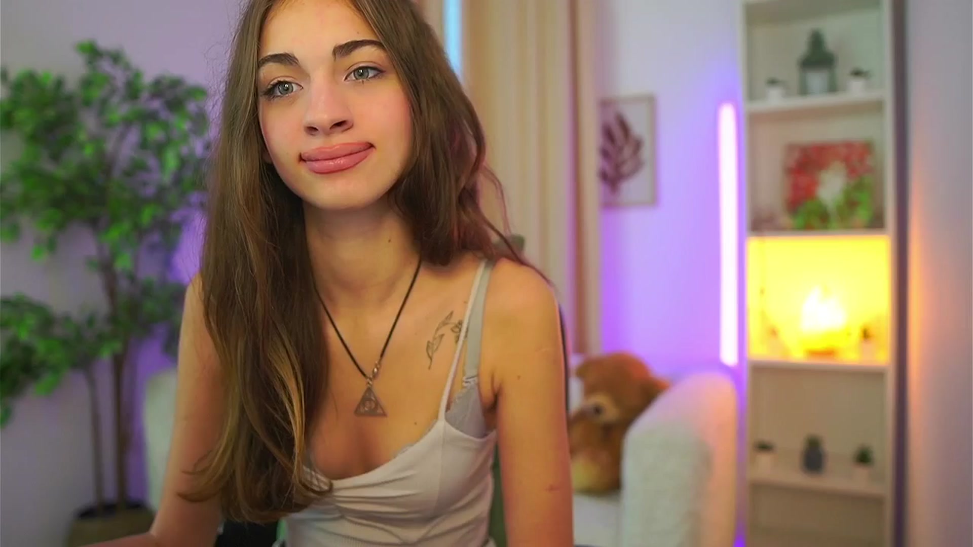 Gallery image thumbnail from Sophie__Grey's myfreecams stream on, 09/26/2025, 15:08 image 9 of 20