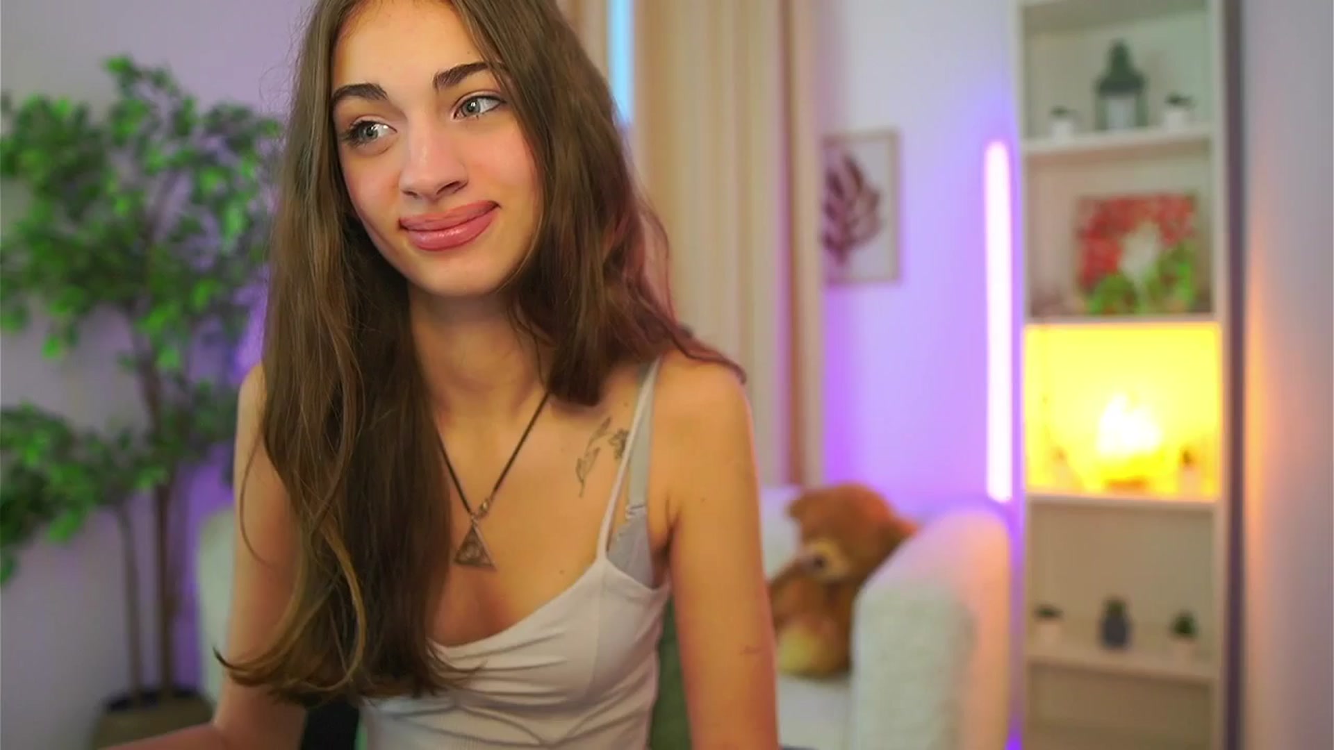 Gallery image thumbnail from Sophie__Grey's myfreecams stream on, 09/26/2025, 15:08 image 13 of 20