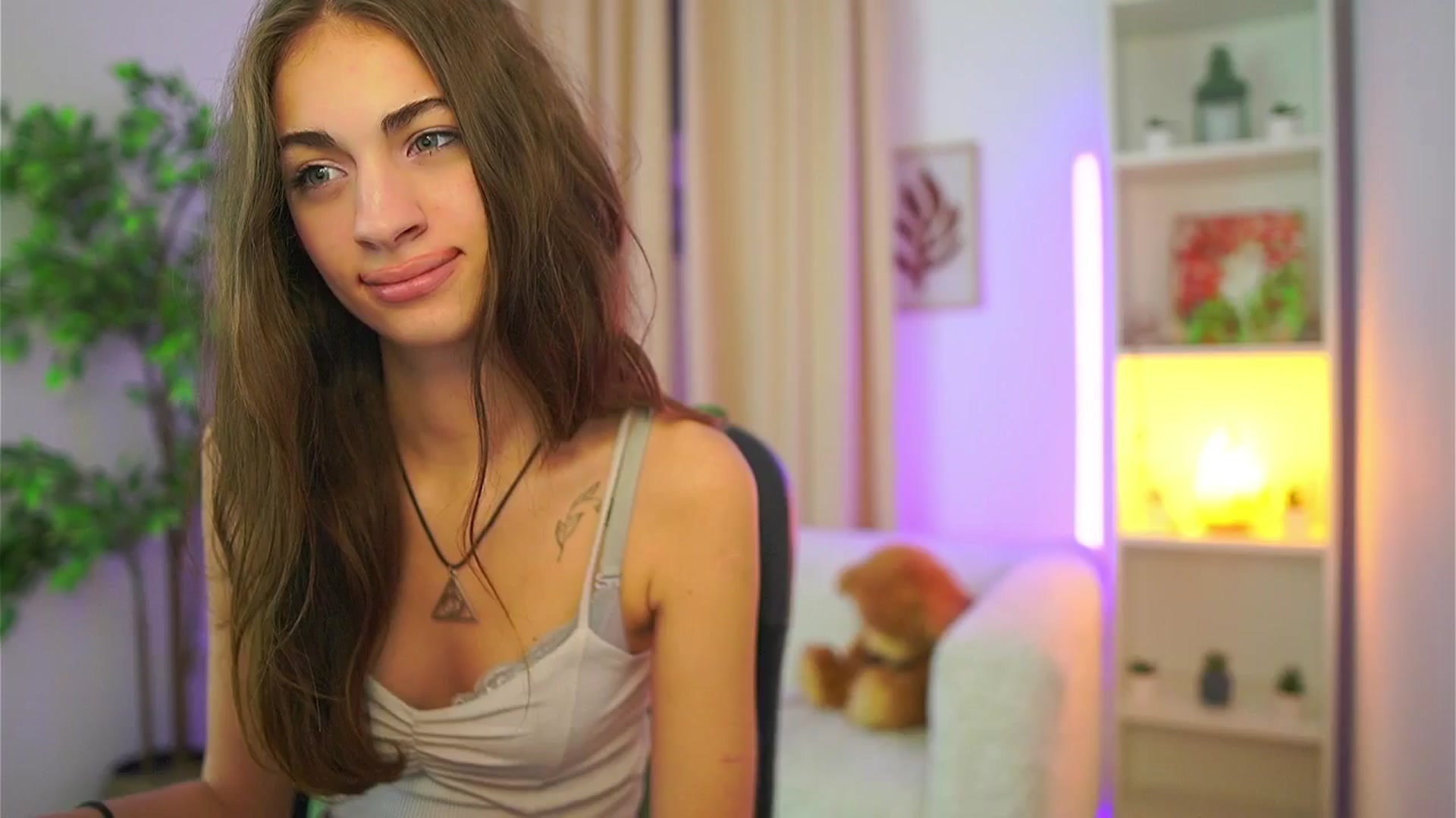 Gallery image thumbnail from Sophie__Grey's myfreecams stream on, 09/26/2025, 17:21 image 4 of 20