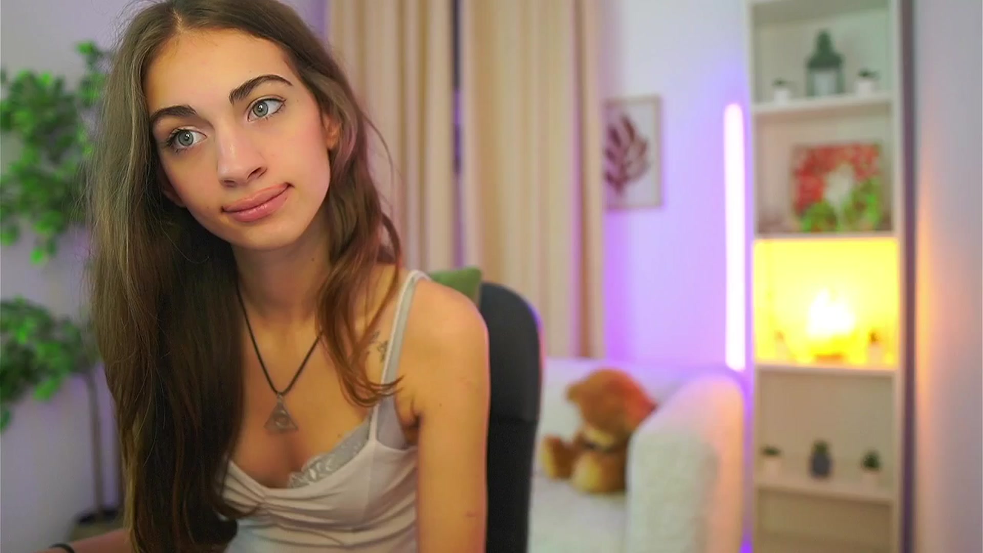 Gallery image thumbnail from Sophie__Grey's myfreecams stream on, 09/26/2025, 17:21 image 11 of 20