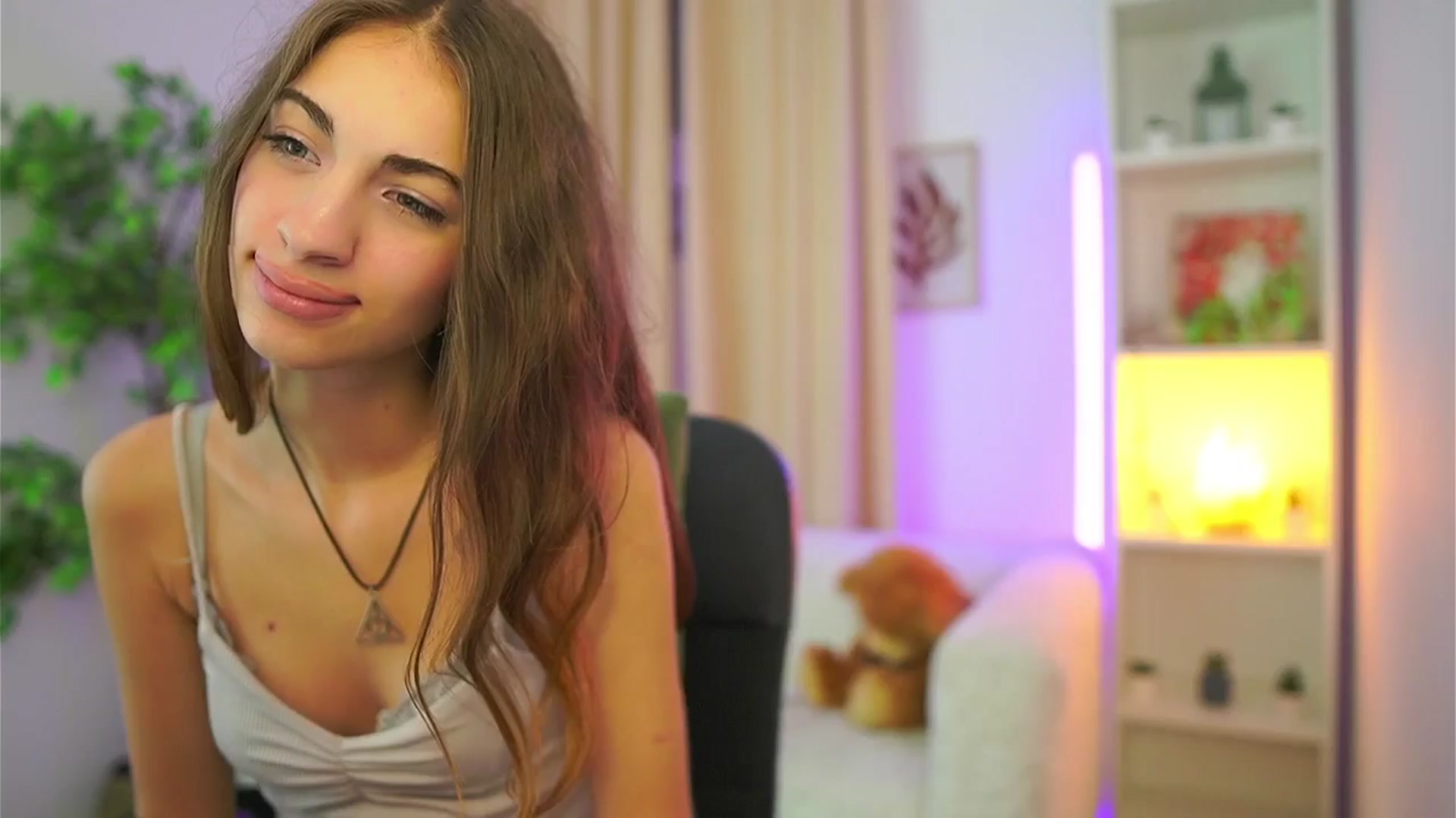 Gallery image thumbnail from Sophie__Grey's myfreecams stream on, 09/26/2025, 17:21 image 8 of 20