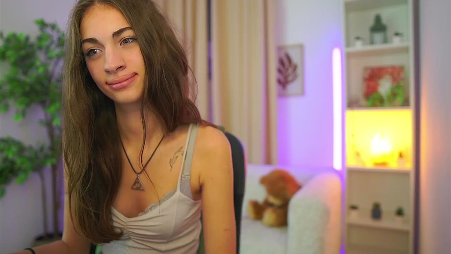 Gallery image thumbnail from Sophie__Grey's myfreecams stream on, 09/26/2025, 17:21 image 3 of 20
