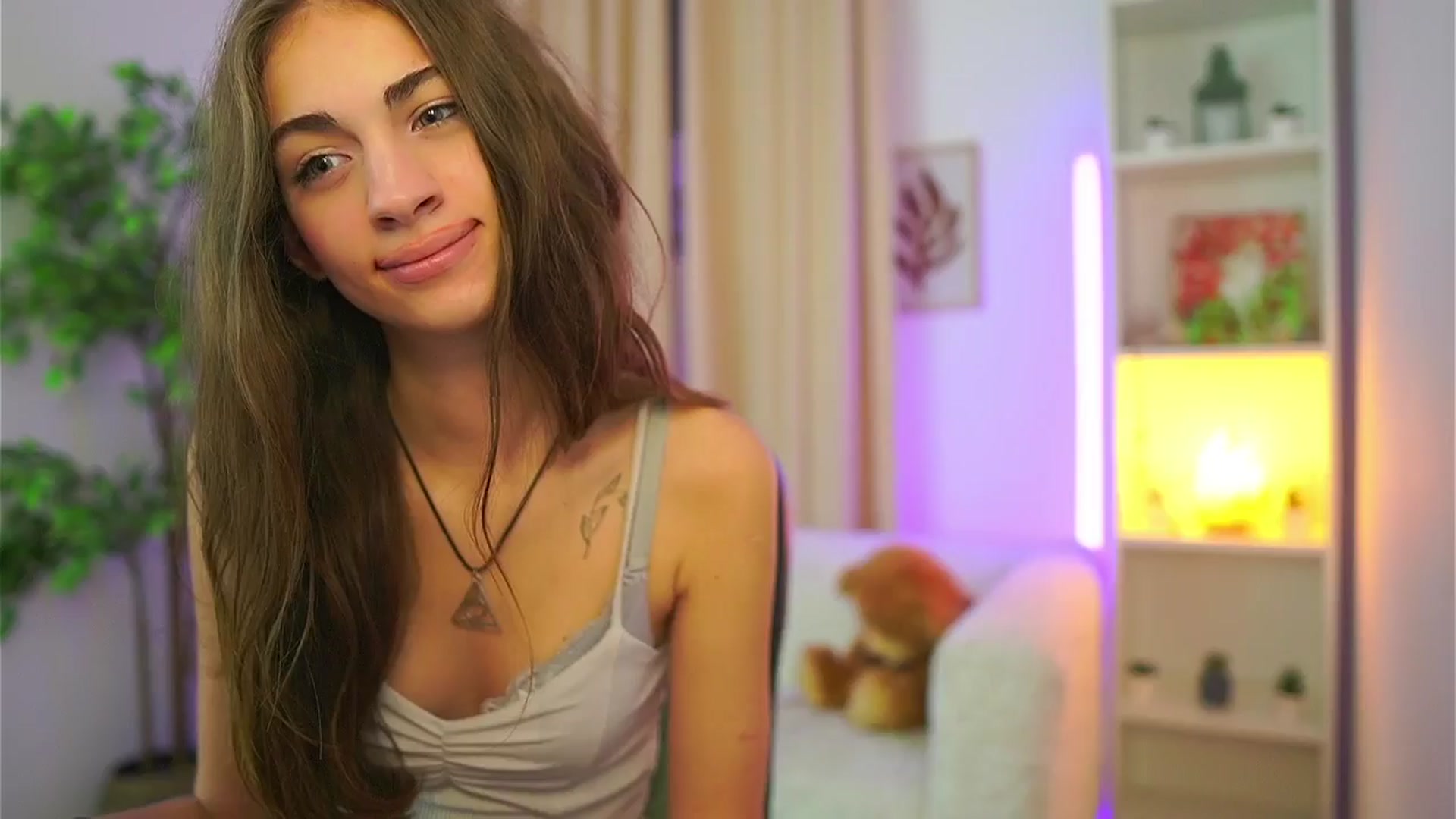 Gallery image thumbnail from Sophie__Grey's myfreecams stream on, 09/26/2025, 17:21 image 6 of 20