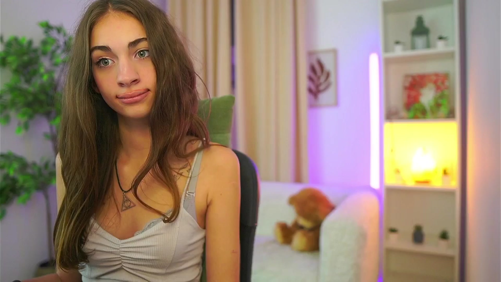 Gallery image thumbnail from Sophie__Grey's myfreecams stream on, 09/26/2025, 17:21 image 14 of 20