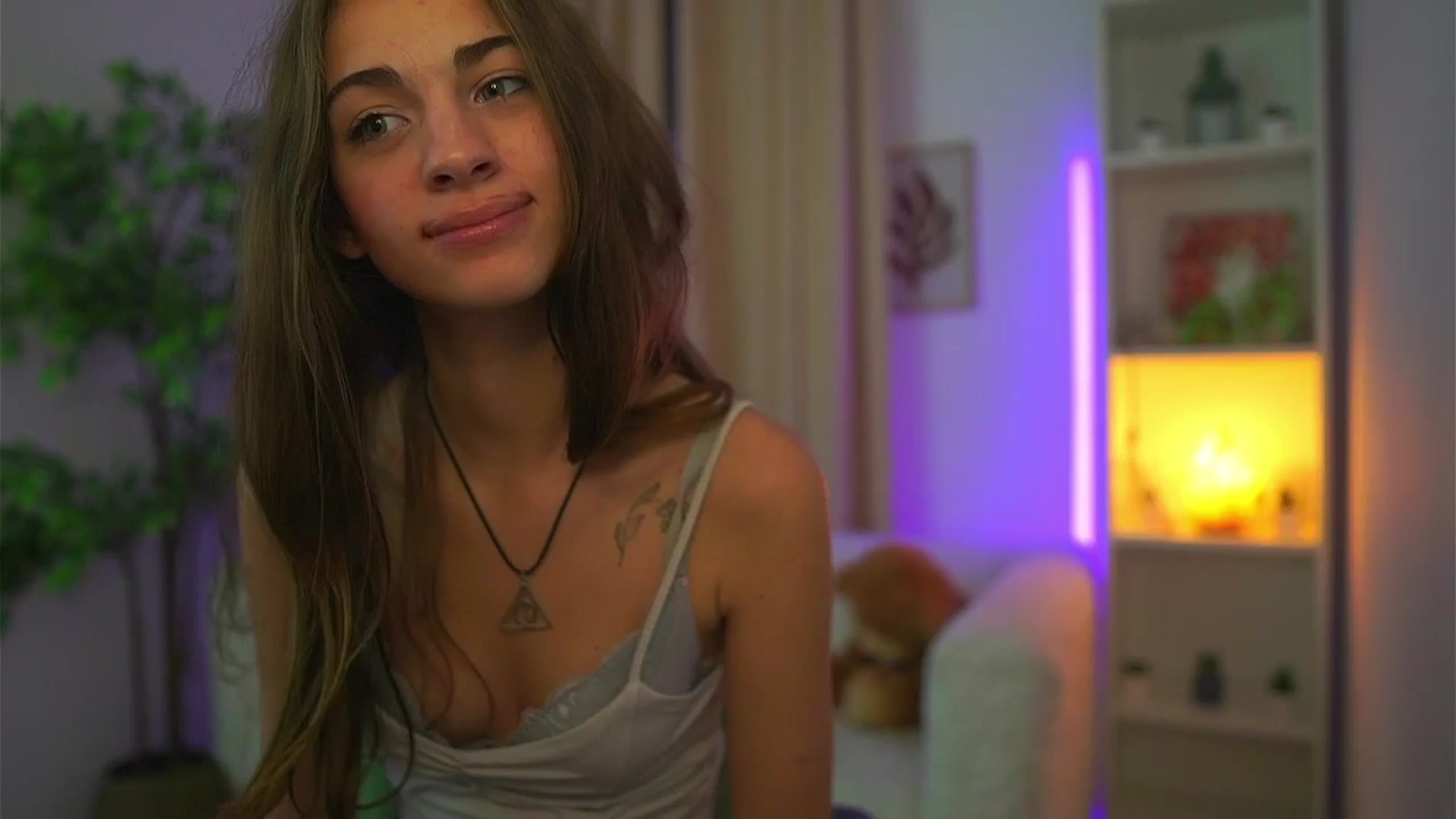 Gallery image thumbnail from Sophie__Grey's myfreecams stream on, 09/26/2025, 21:03 image 14 of 20