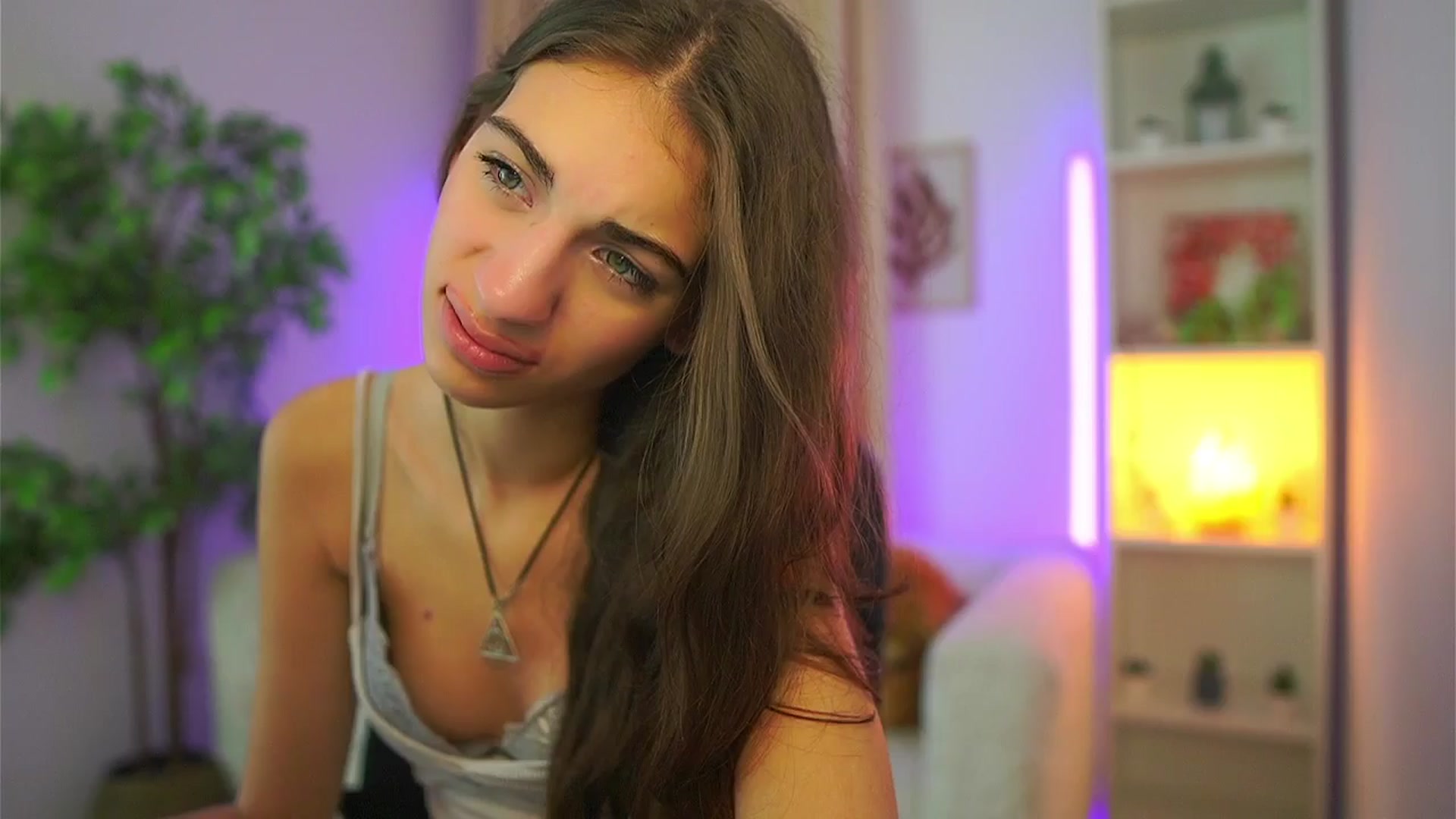 Gallery image thumbnail from Sophie__Grey's myfreecams stream on, 09/26/2025, 21:03 image 7 of 20